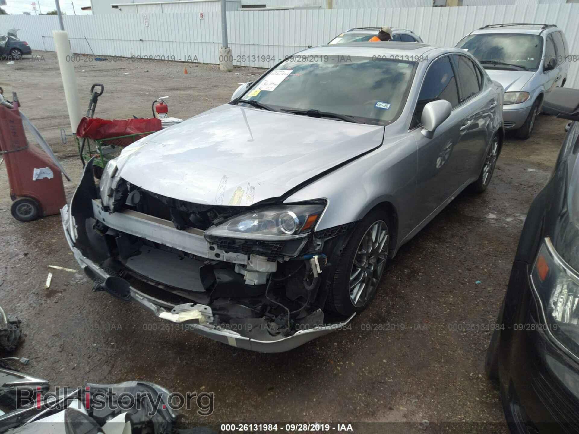 2011 LEXUS IS - VIN: JTHBF5C29B5153157 - Photo 2