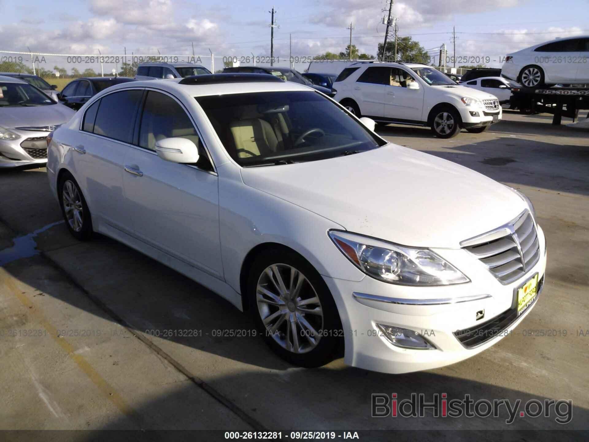 Photo KMHGC4DD8DU223309 - HYUNDAI GENESIS 2013