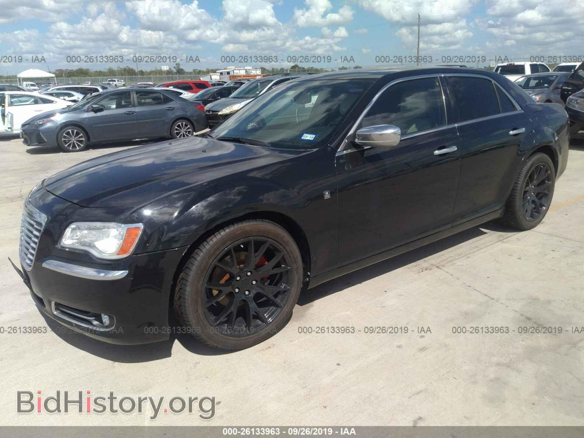2013 CHRYSLER 300 - VIN: 2C3CCAAG7DH697582 - Photo 2