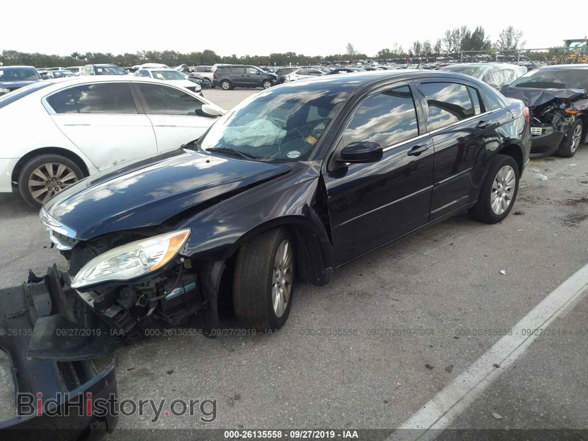 2011 CHRYSLER 200 - VIN: 1C3BC4FB3BN558001 - Фото 2