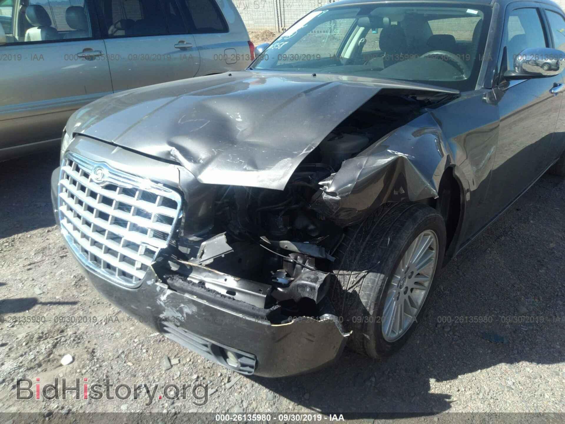 2010 CHRYSLER 300 - VIN: 2C3CA4CD5AH102024 - Фото 6