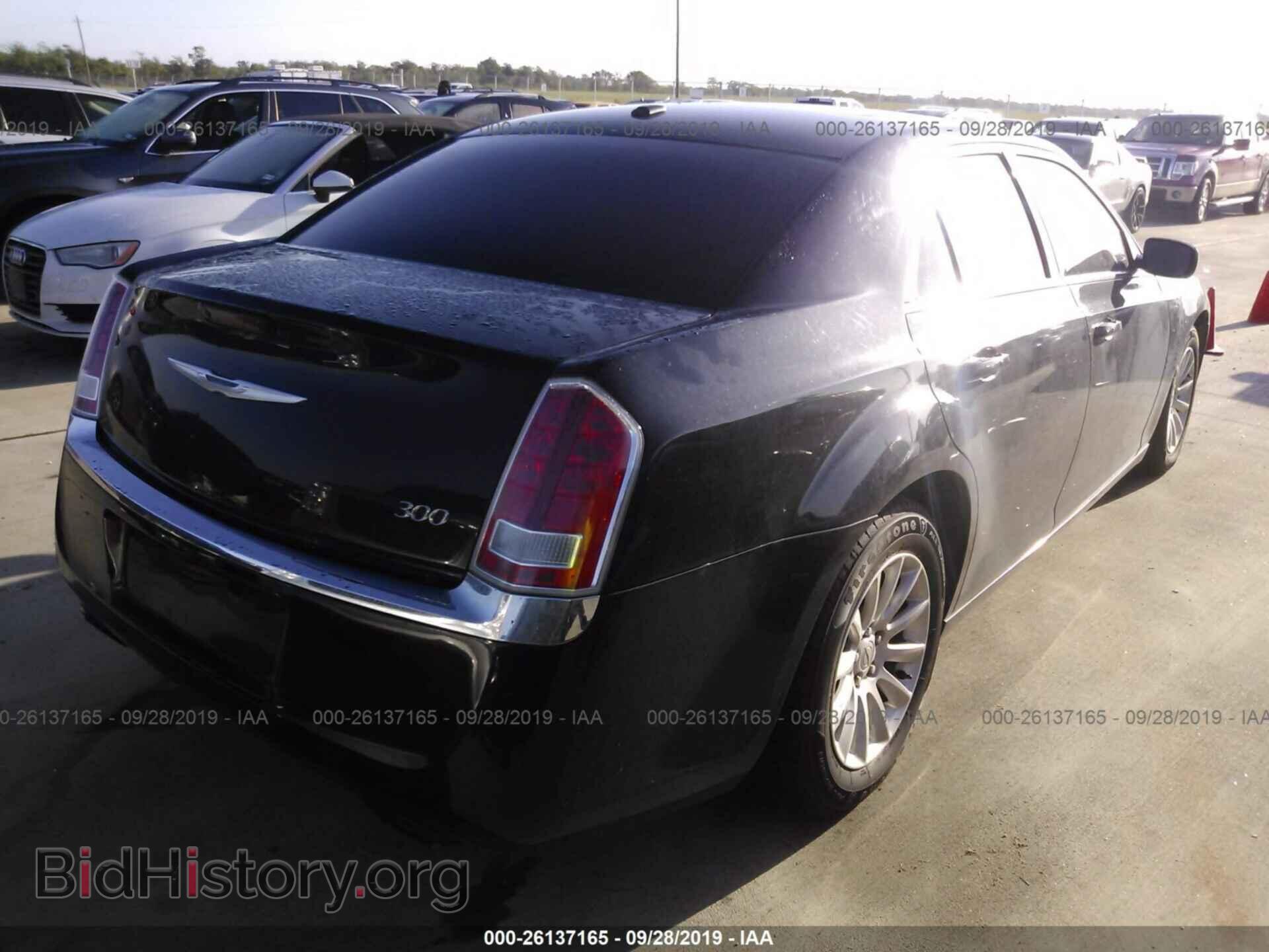 2014 CHRYSLER 300 - VIN: 2C3CCAAG3EH361378 - Фото 4