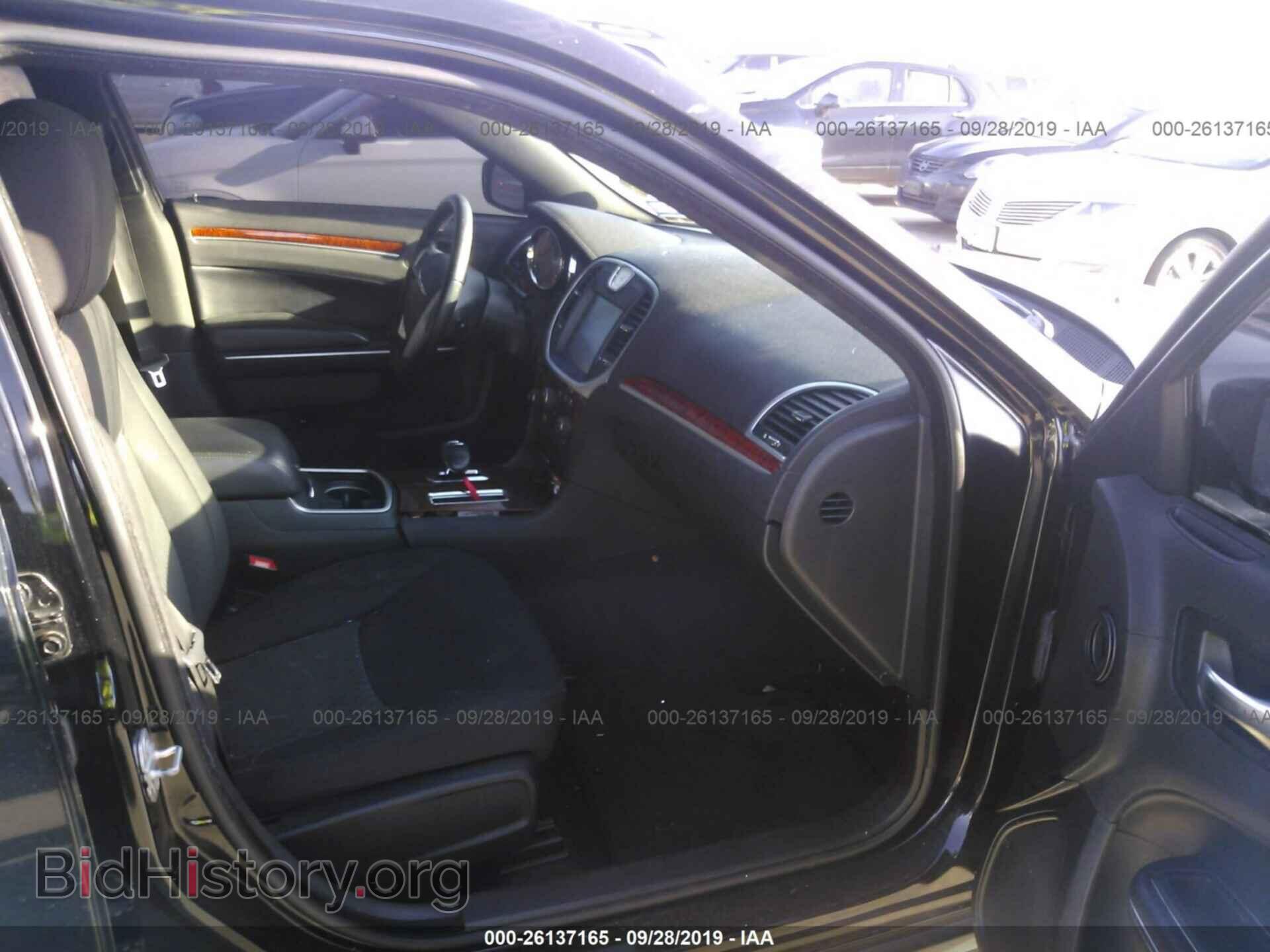 2014 CHRYSLER 300 - VIN: 2C3CCAAG3EH361378 - Фото 5