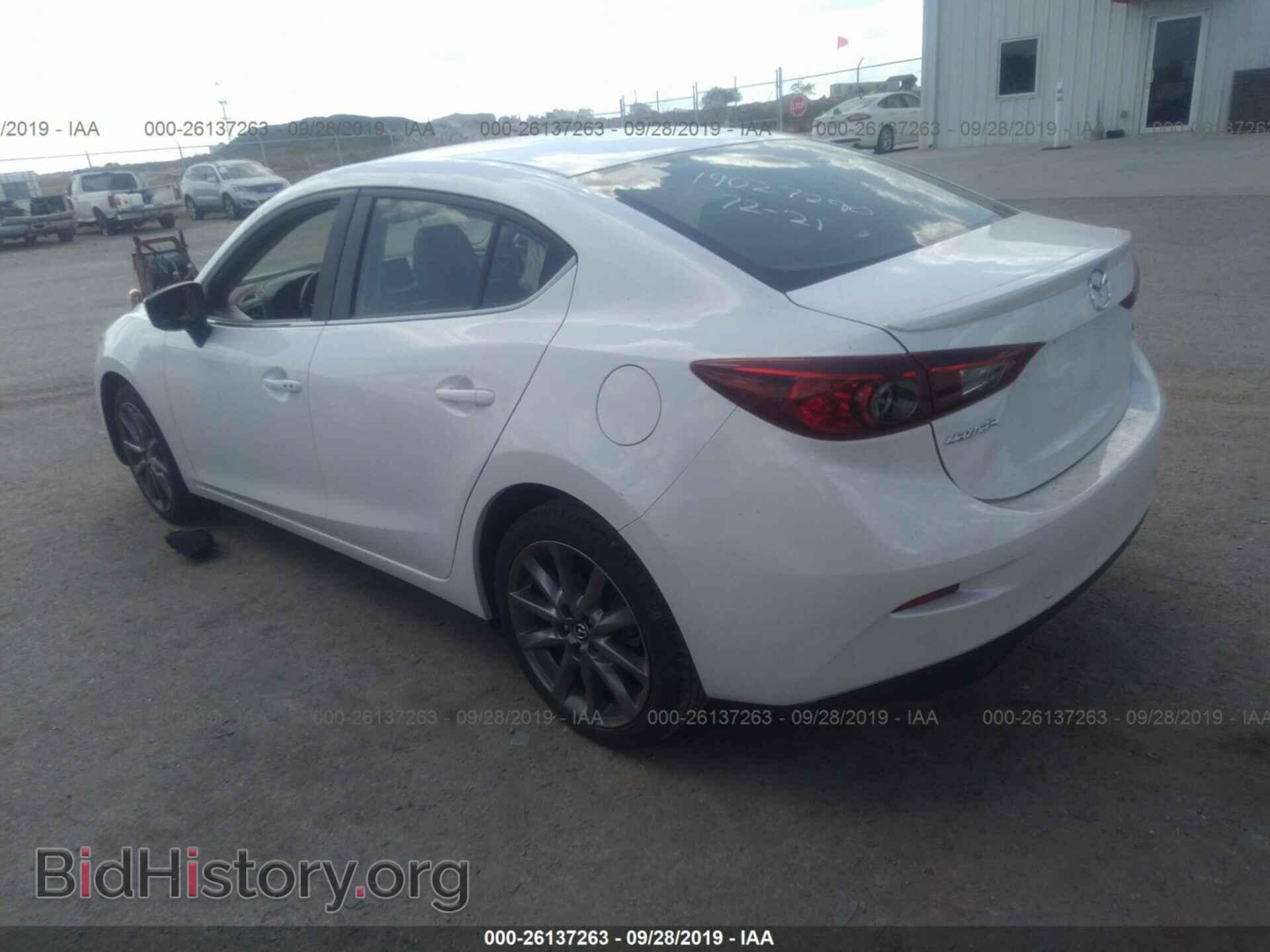 2018 MAZDA 3 - VIN: 3MZBN1V38JM209646 - Фото 3
