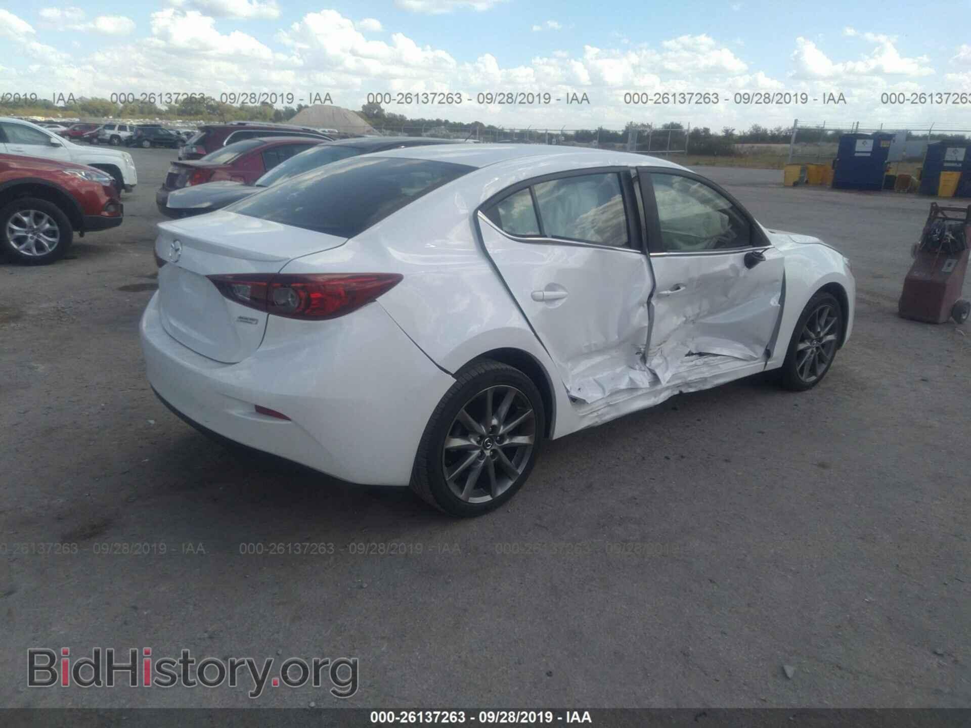 2018 MAZDA 3 - VIN: 3MZBN1V38JM209646 - Фото 4