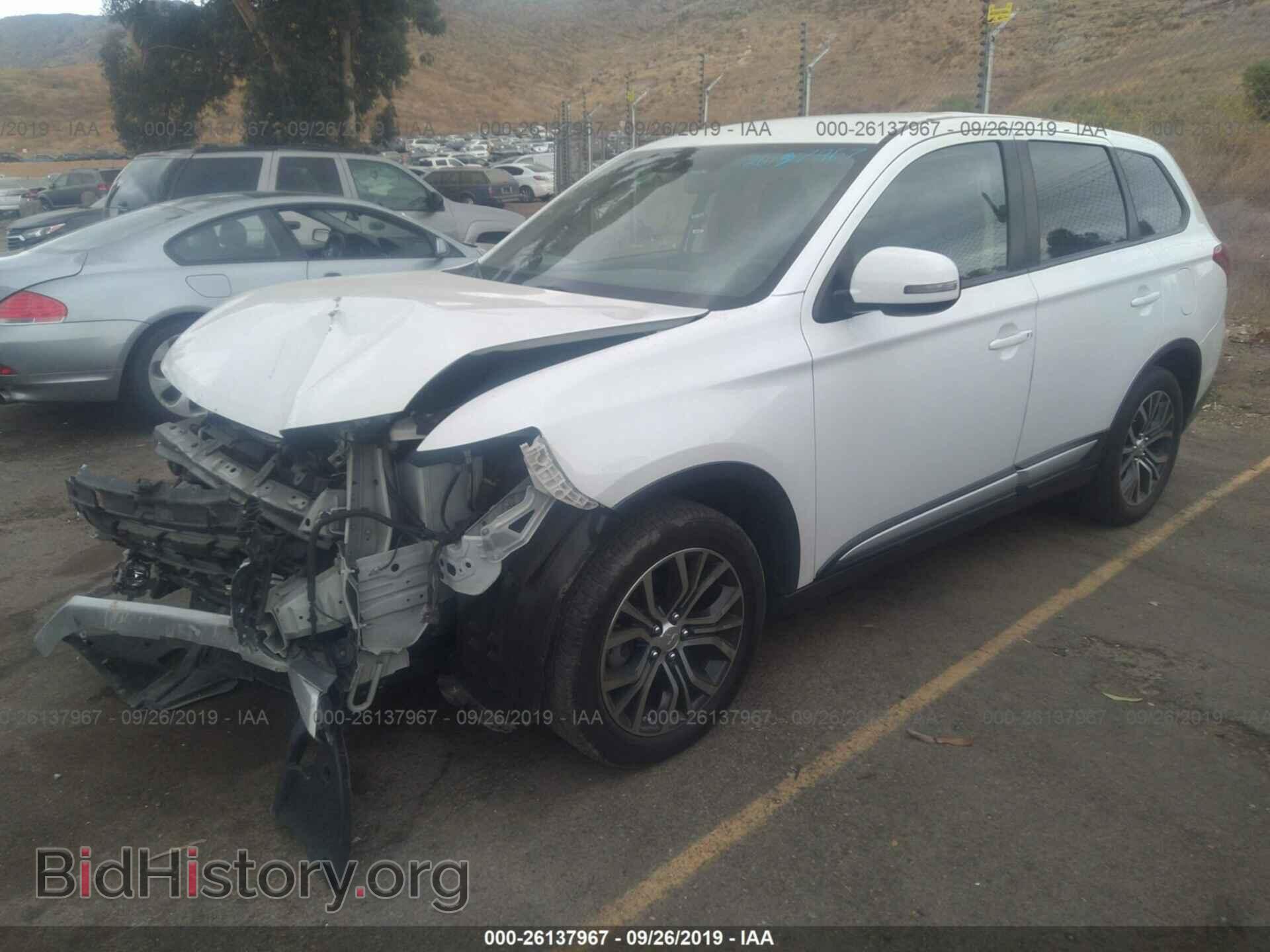 2017 Mitsubishi Outlander - VIN: JA4AD3A39HZ044275 - Фото 2
