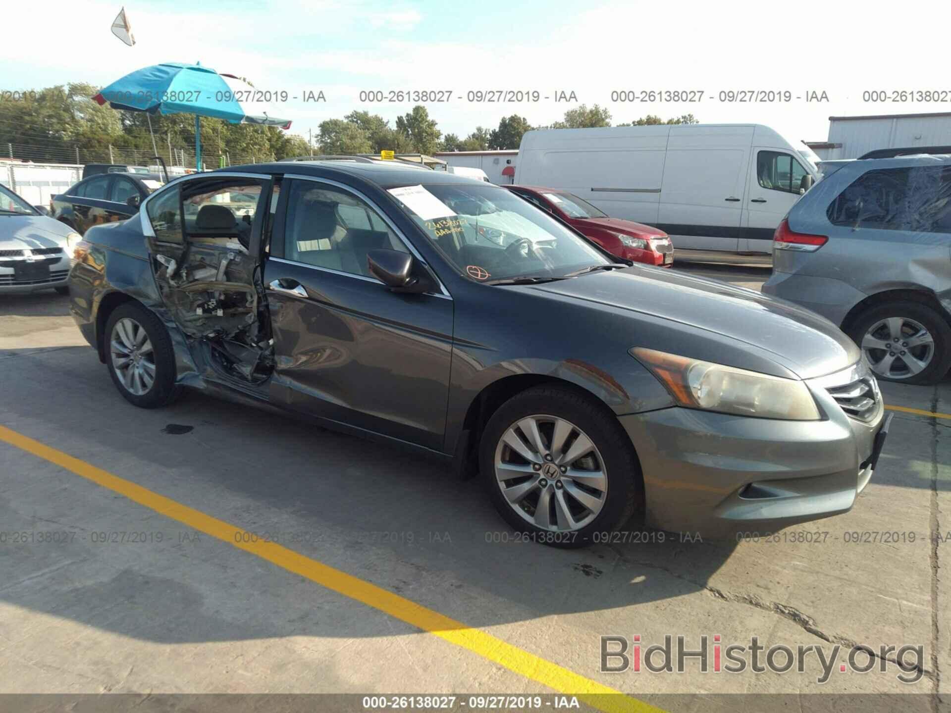 Photo 1HGCP3F87BA014080 - HONDA ACCORD 2011