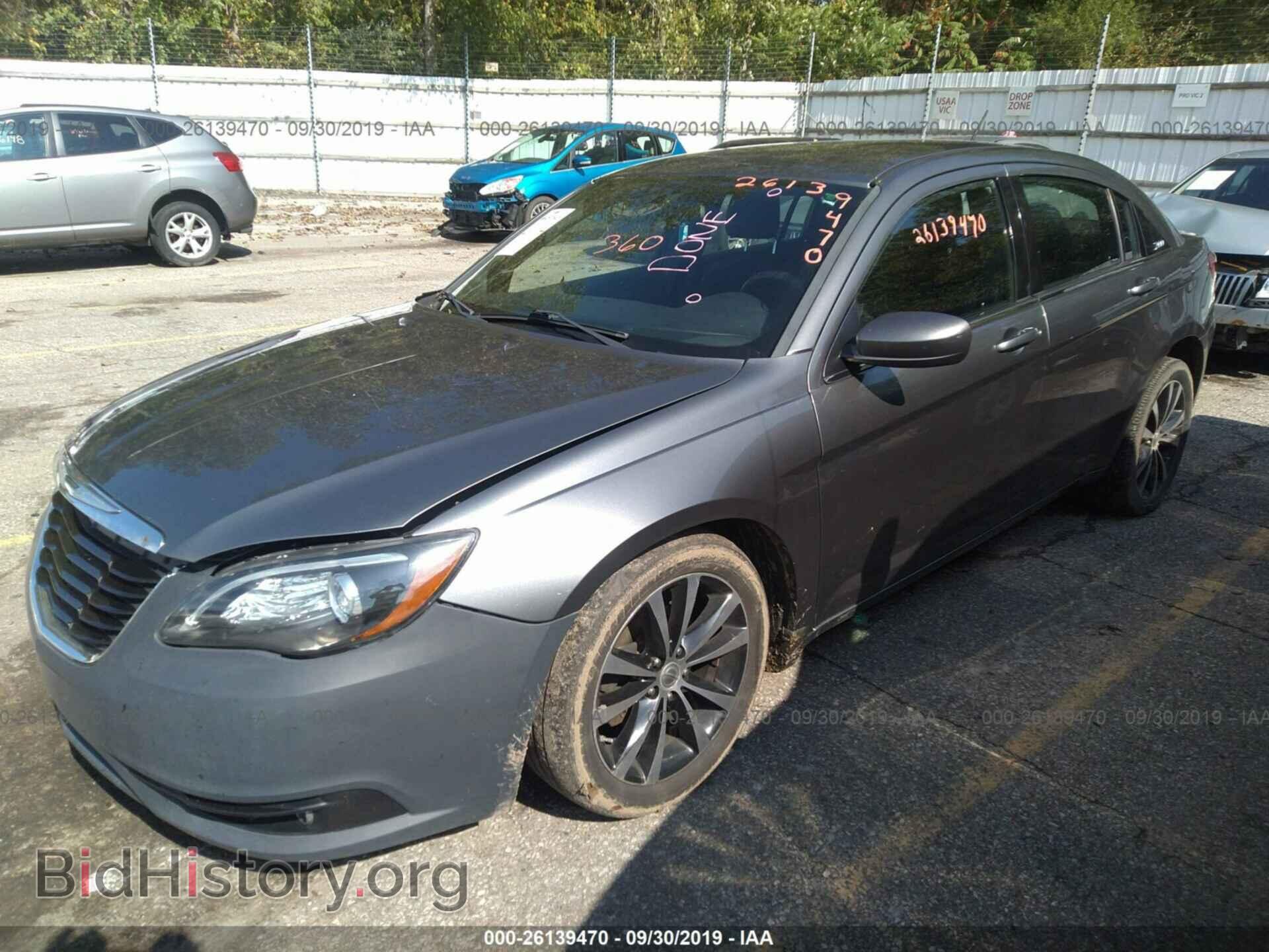 2013 CHRYSLER 200 - VIN: 1C3CCBBG8DN746932 - Фото 2