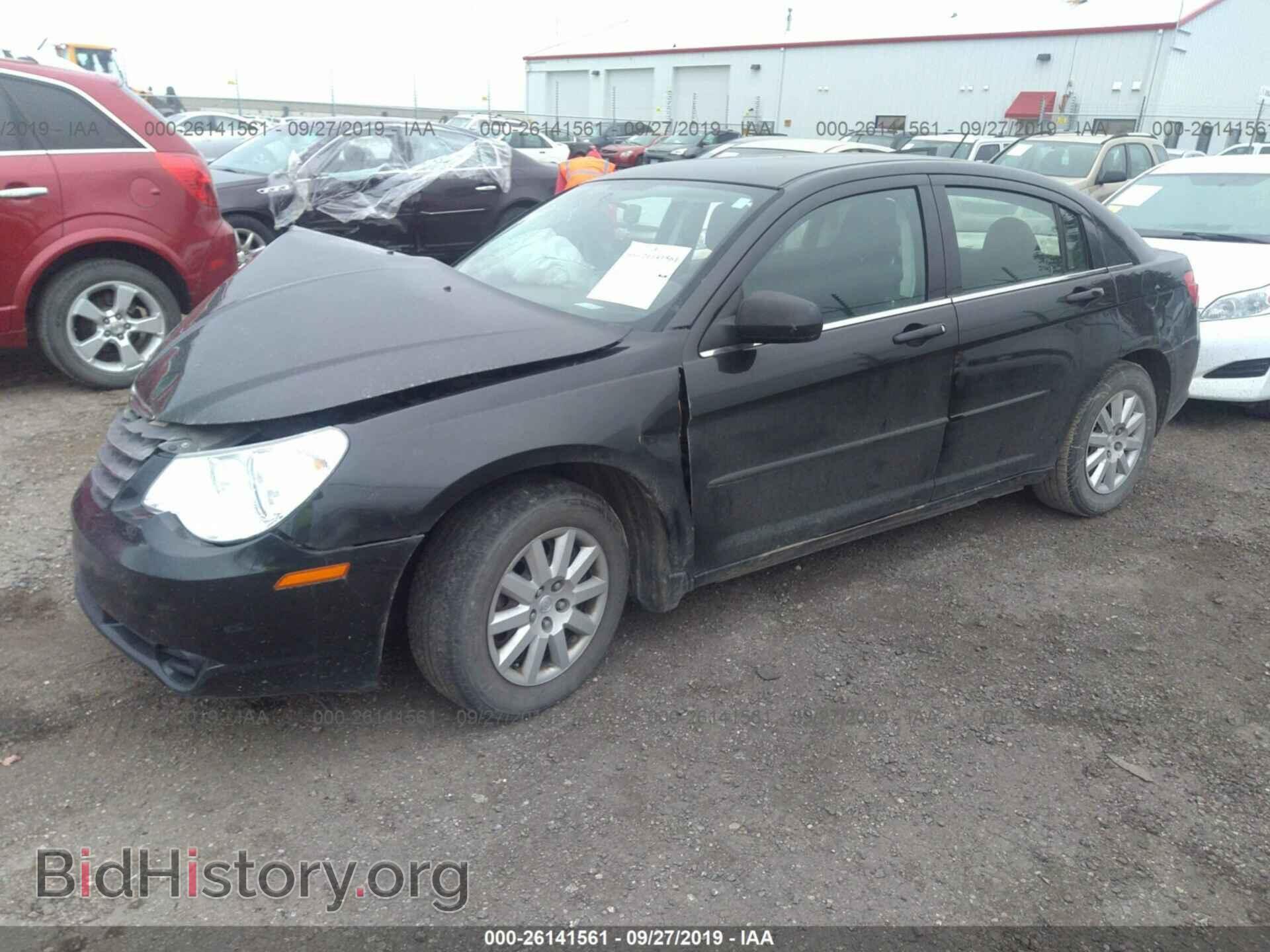 2010 CHRYSLER SEBRING - VIN: 1C3CC4FB9AN154235 - Фото 2