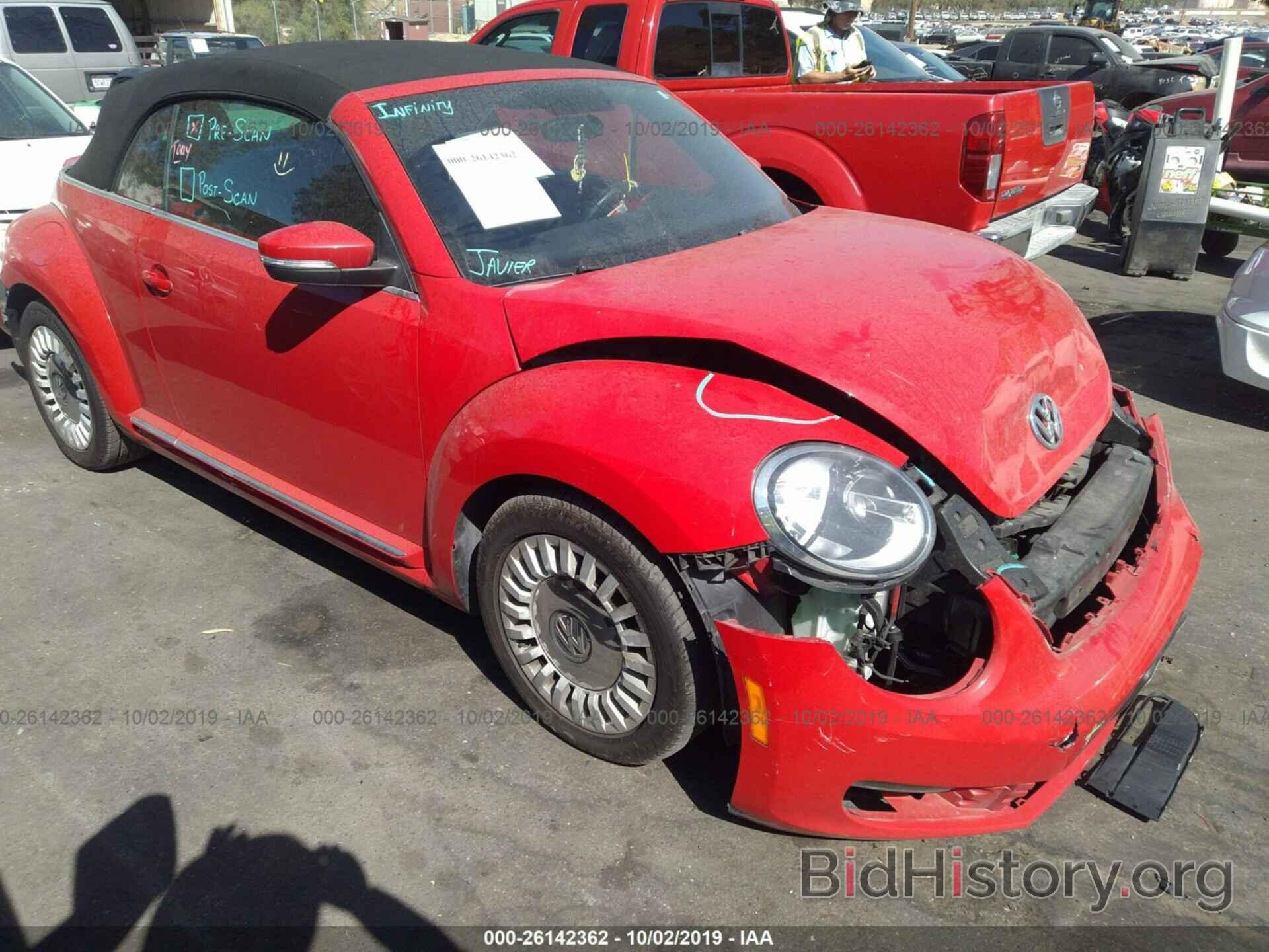 Photo 3VW5P7AT9DM818717 - Volkswagen Beetle 2013