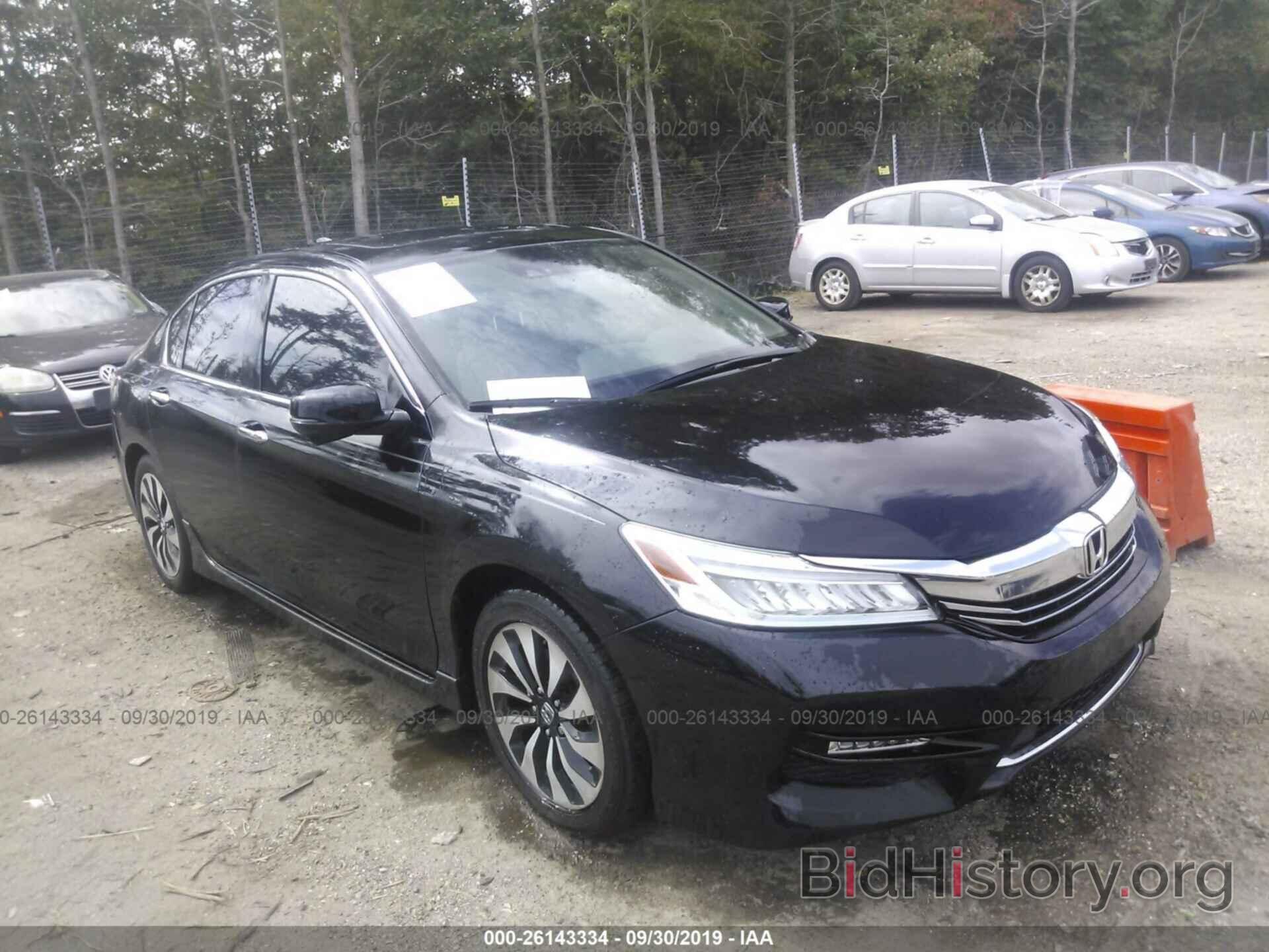 Photo JHMCR6F75HC005116 - HONDA ACCORD 2017