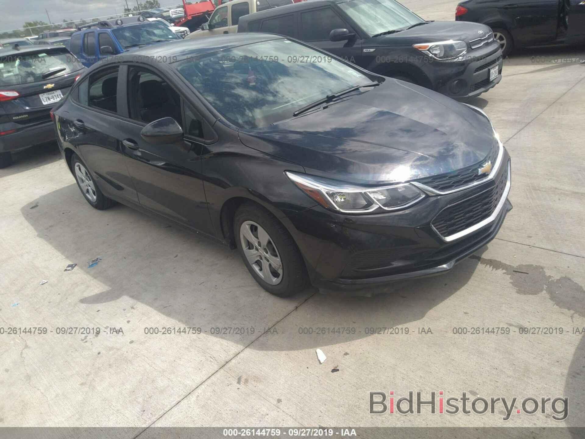 Photo 1G1BC5SM7J7135927 - CHEVROLET CRUZE 2018