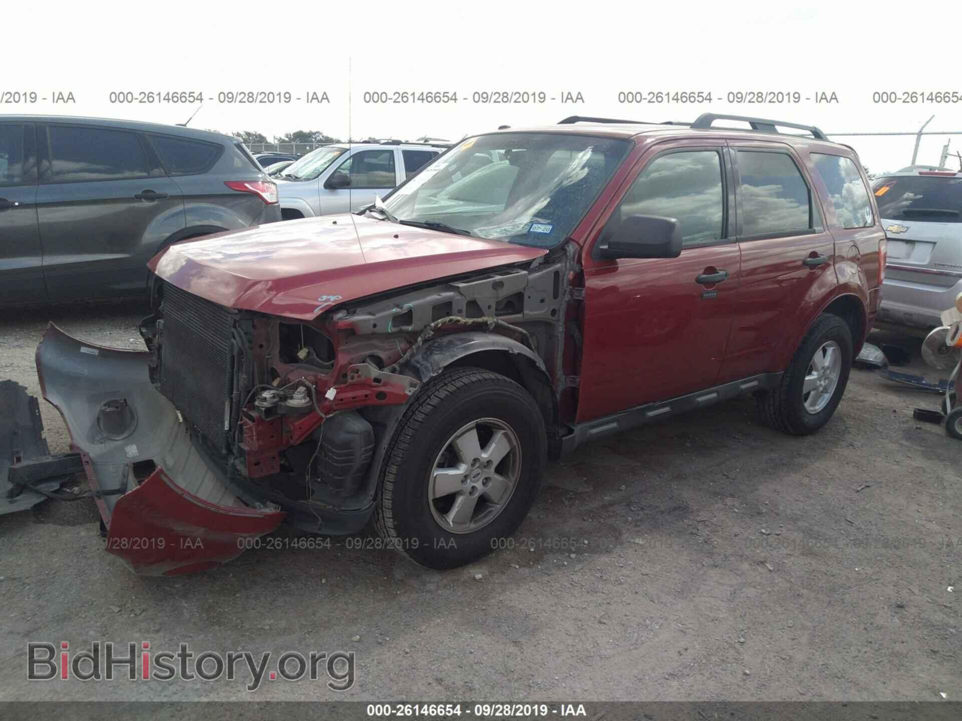 2011 FORD ESCAPE - VIN: 1FMCU0D71BKC02664 - Фото 2
