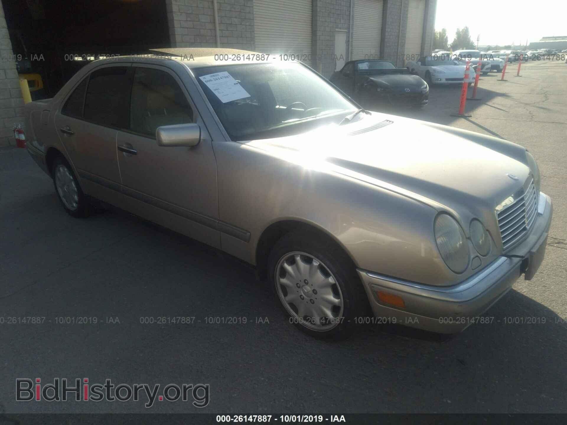 Photo WDBJF55F1TJ023734 - MERCEDES-BENZ E 1996