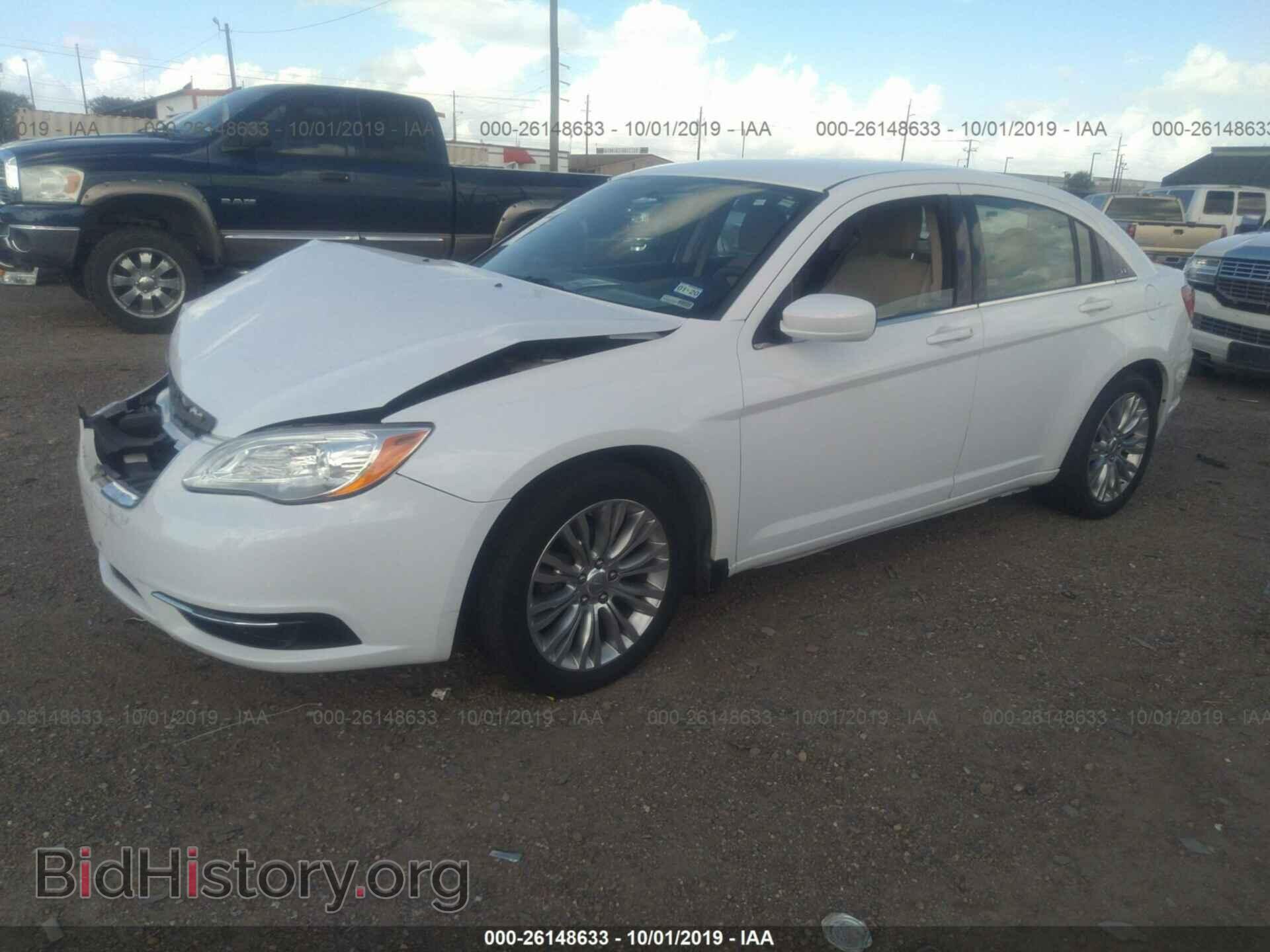 2012 CHRYSLER 200 - VIN: 1C3CCBAB9CN105714 - Фото 2