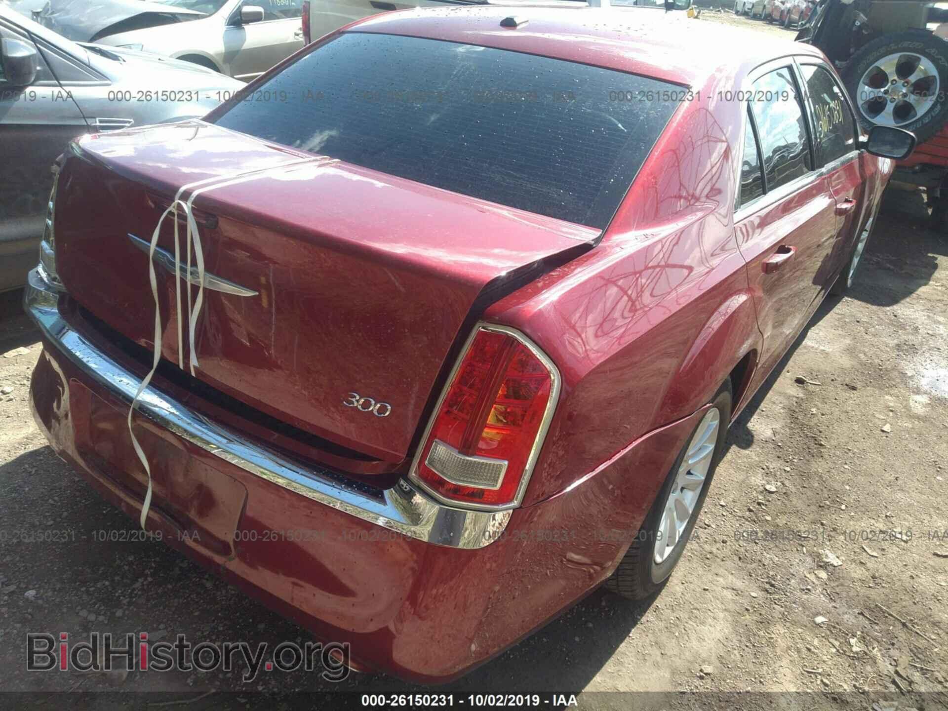 2012 CHRYSLER 300 - VIN: 2C3CCAAG8CH132885 - Фото 4