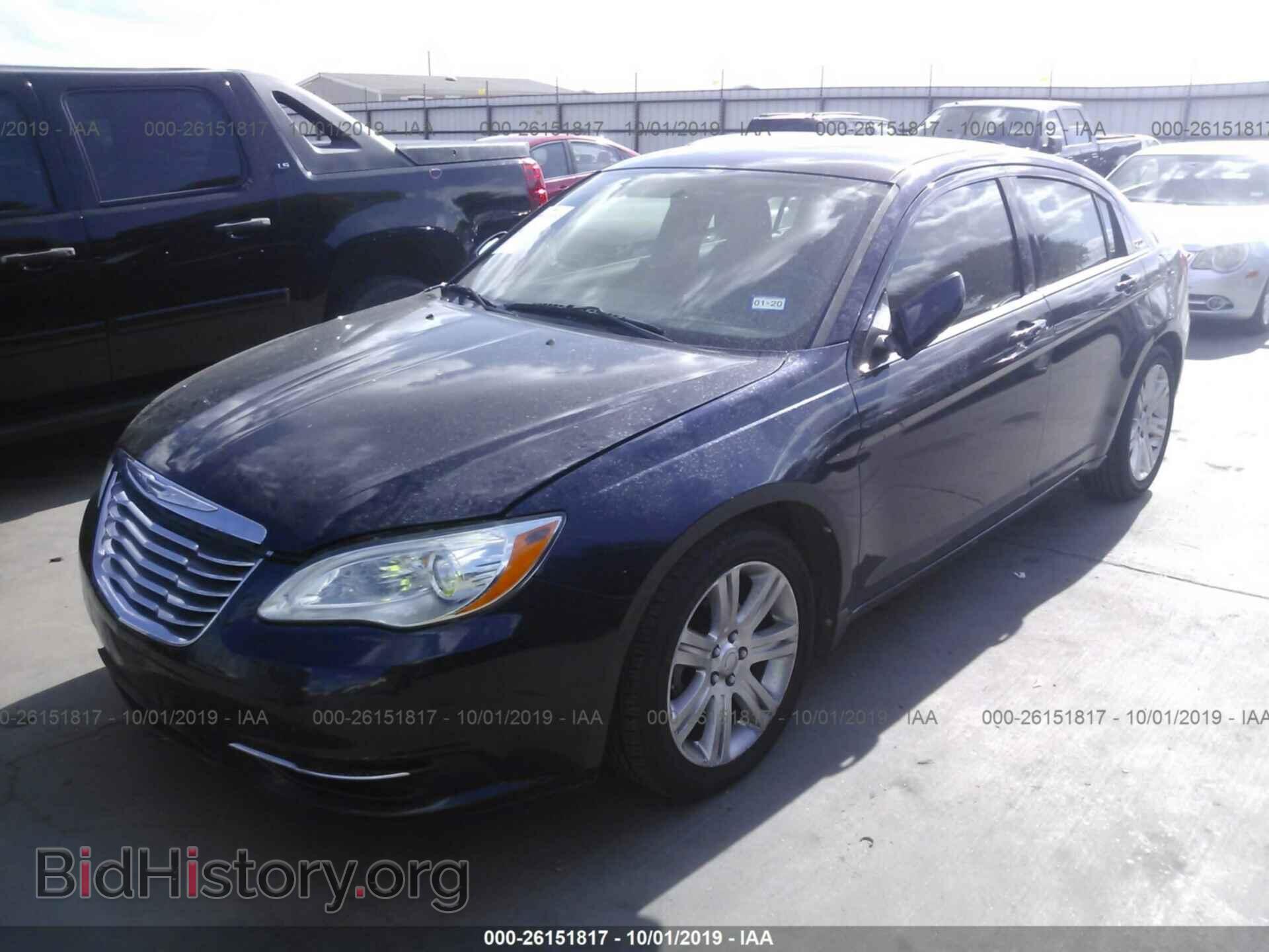 2011 CHRYSLER 200 - VIN: 1C3BC1FB5BN569922 - Фото 2