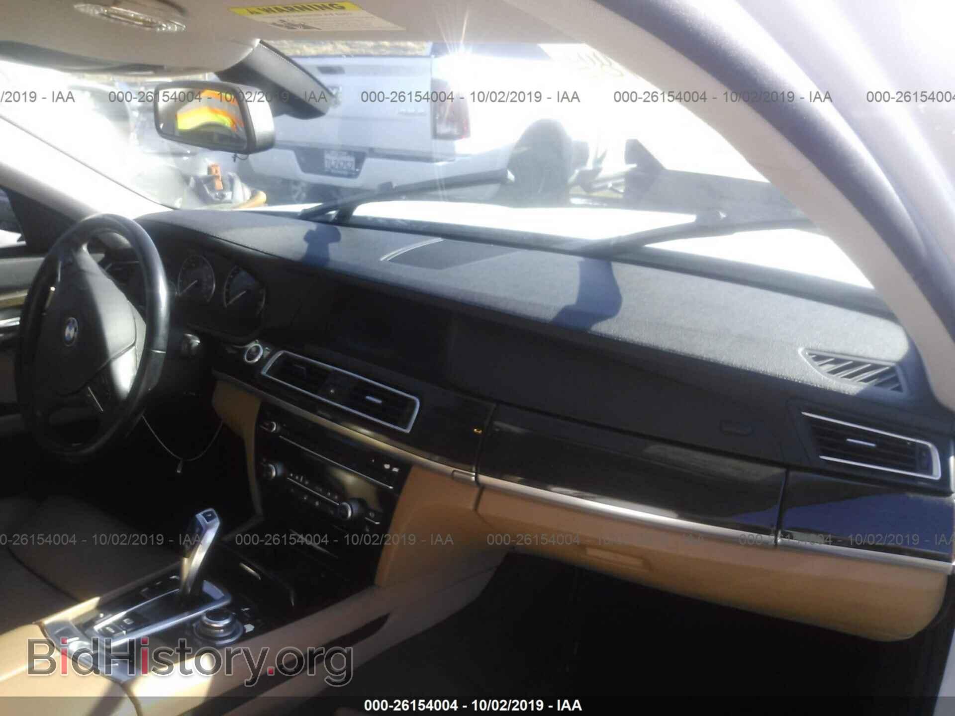 2011 BMW 740 - VIN: WBAKA4C56BC392226 - Фото 5