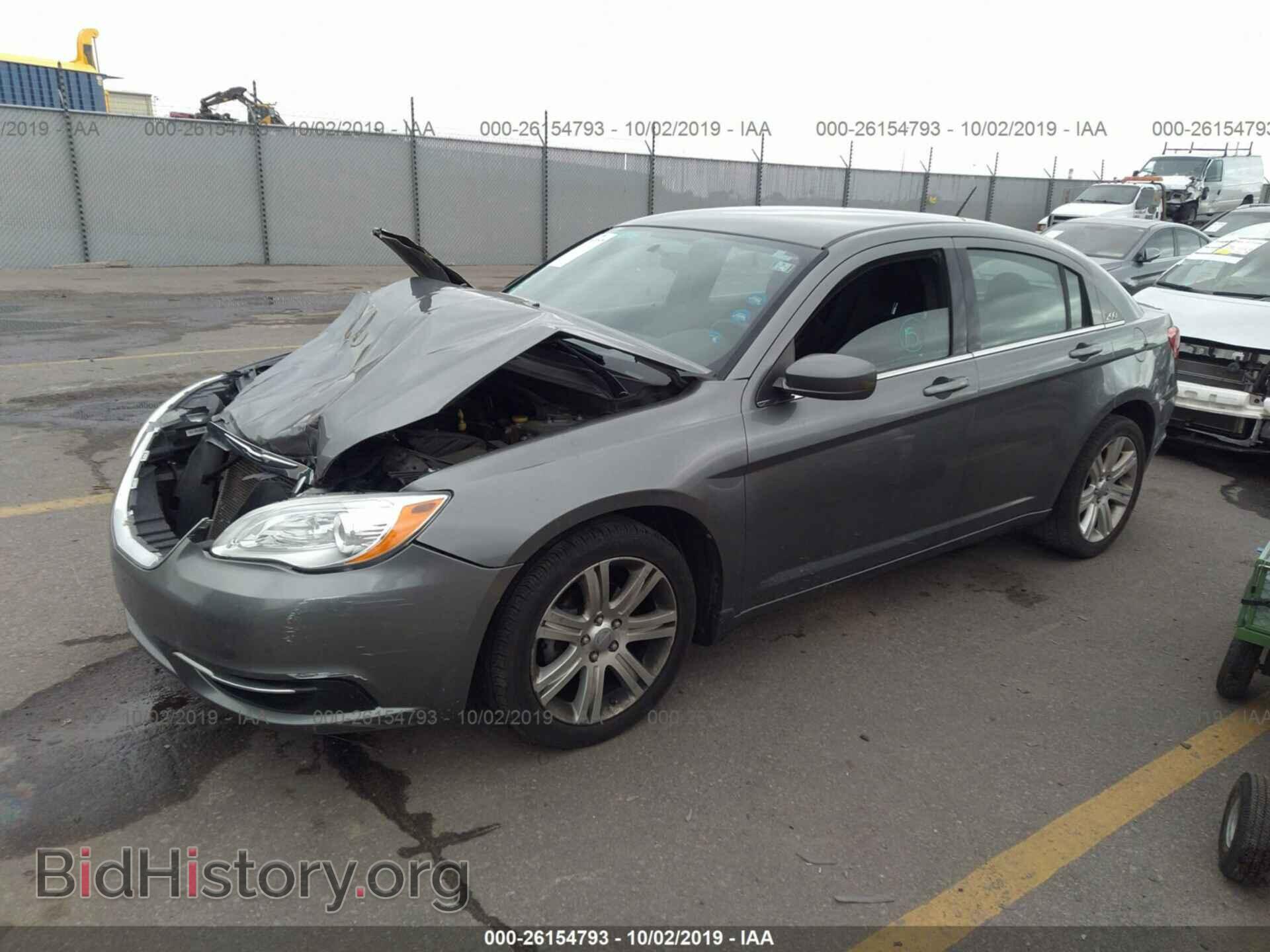 2013 CHRYSLER 200 - VIN: 1C3CCBAB7DN706069 - Фото 2
