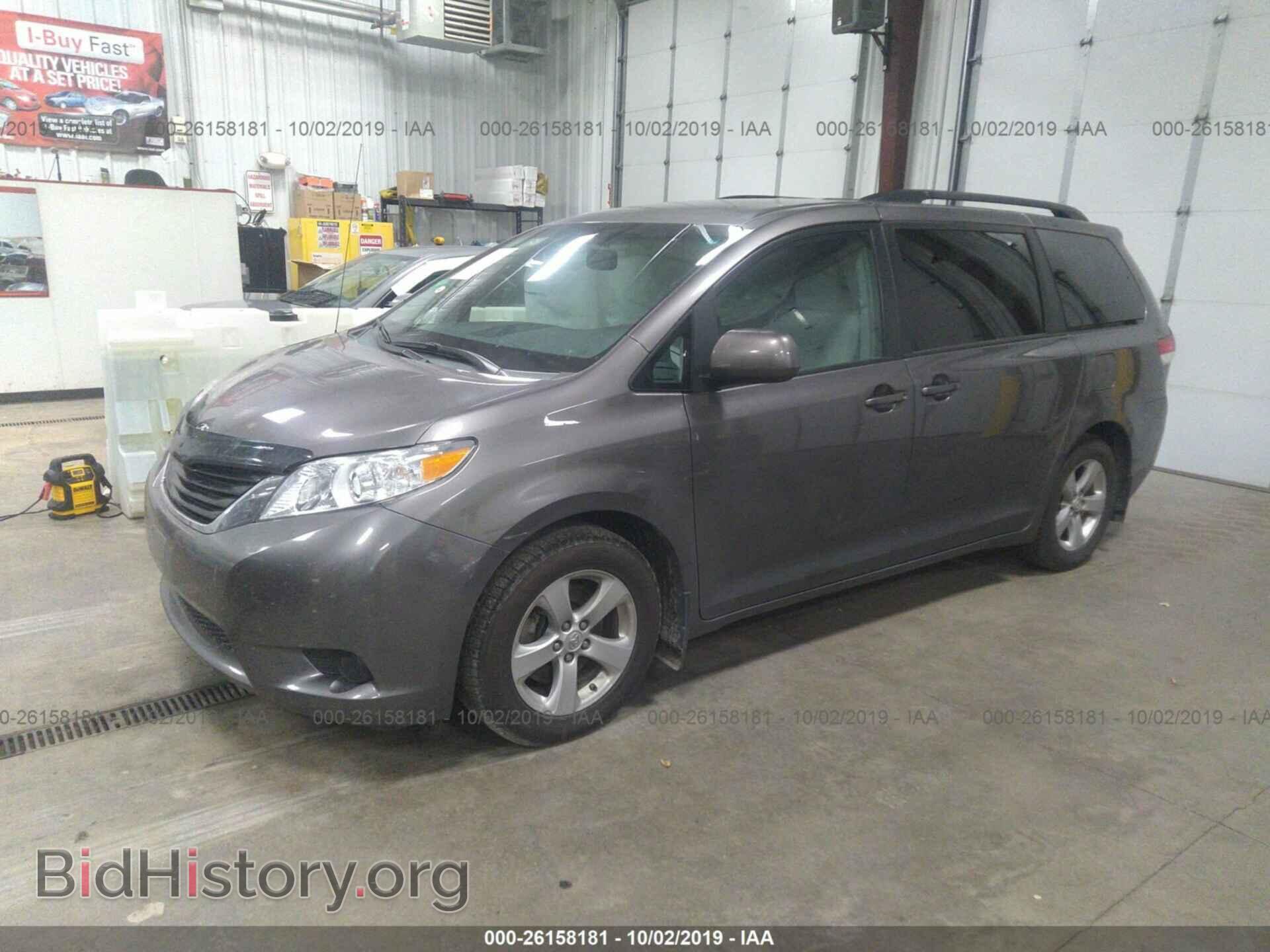 2014 Toyota Sienna - VIN: 5TDKK3DC8ES453473 - Фото 2