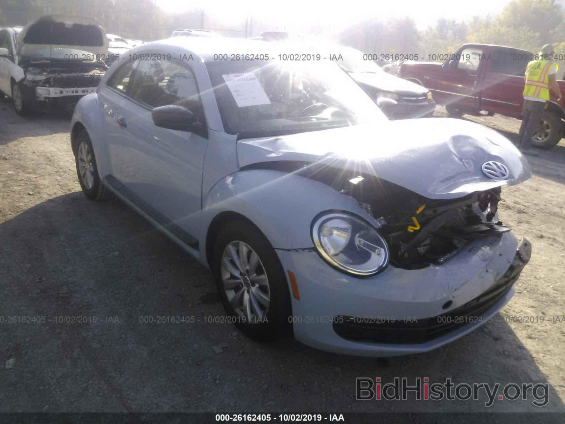 Photo 3VWF17AT2FM651223 - VOLKSWAGEN BEETLE 2015