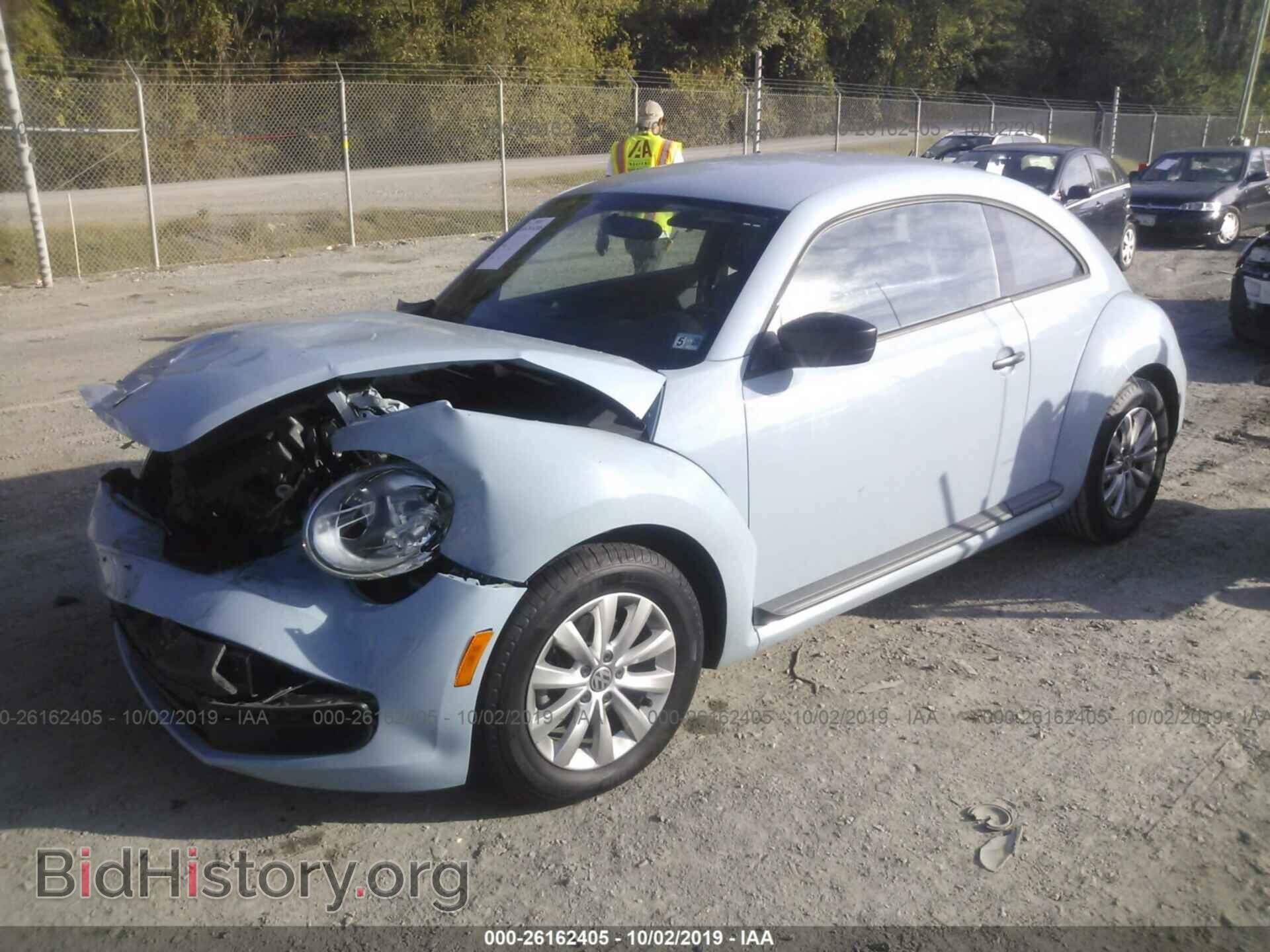 2015 VOLKSWAGEN BEETLE - VIN: 3VWF17AT2FM651223 - Фото 2