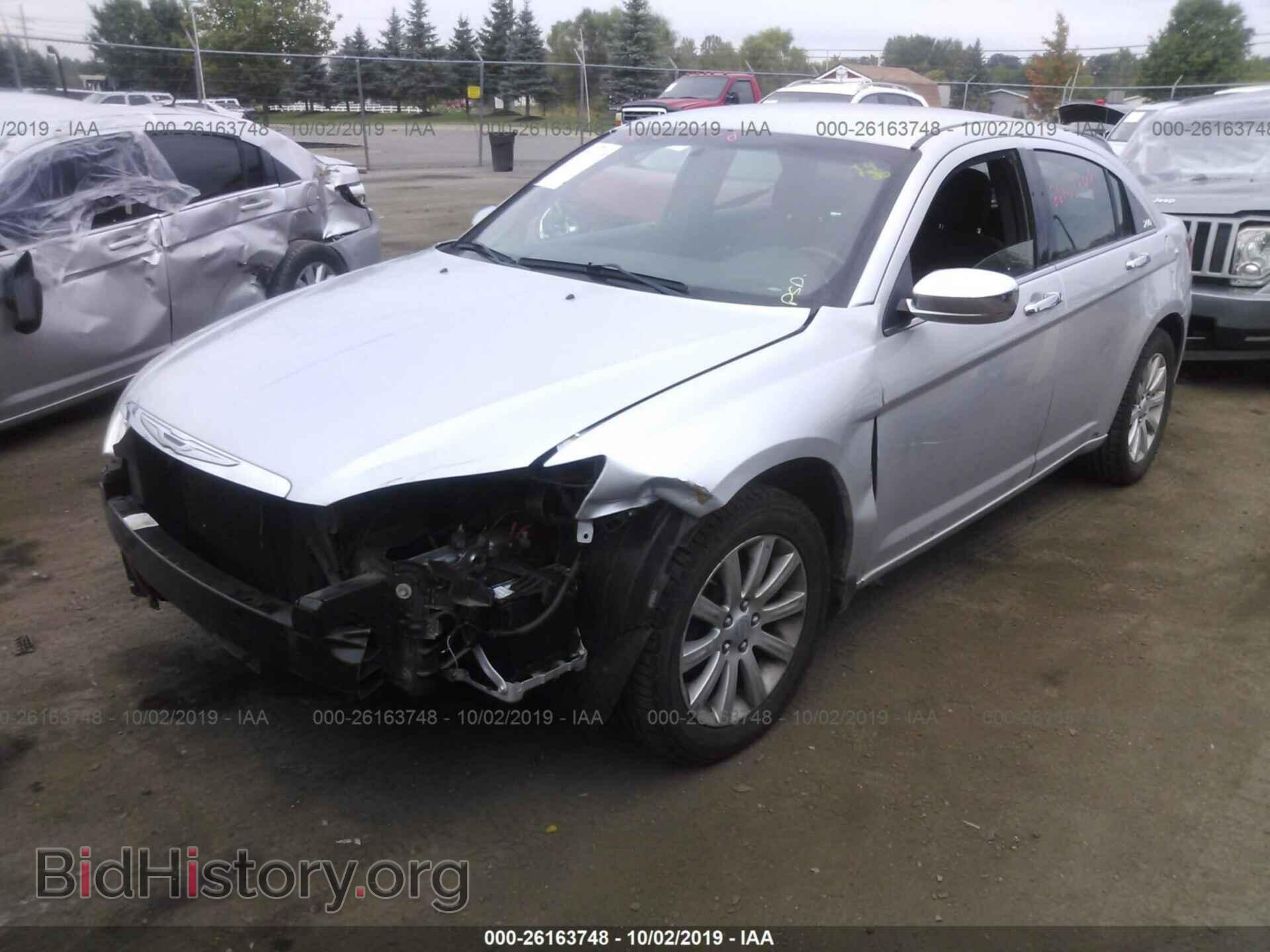 2011 CHRYSLER 200 - VIN: 1C3BC1FBXBN533210 - Фото 2