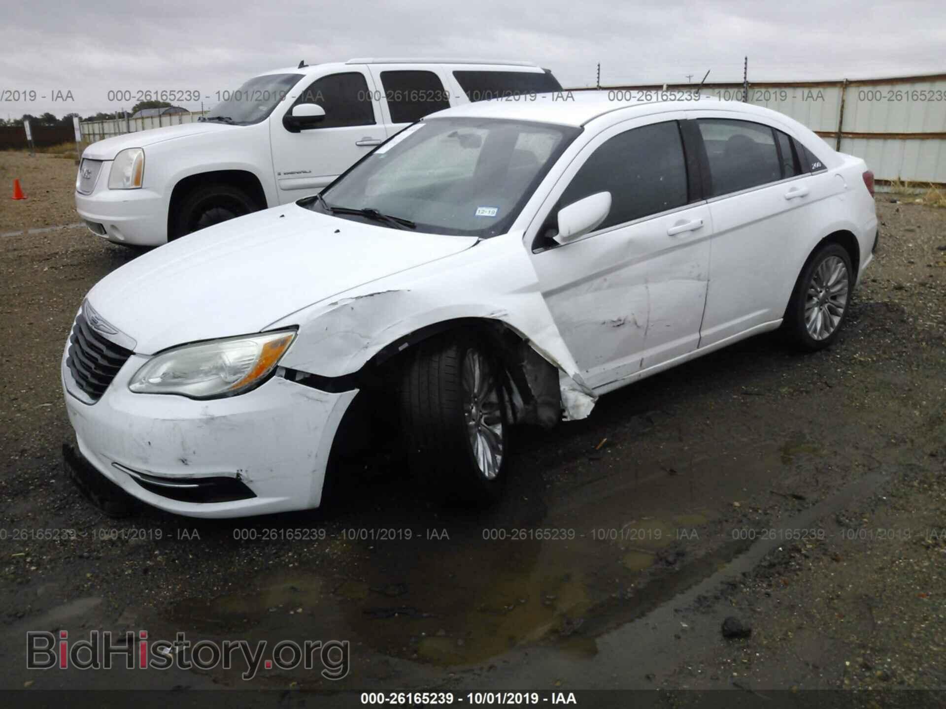 2012 CHRYSLER 200 - VIN: 1C3CCBAB1CN261987 - Photo 2