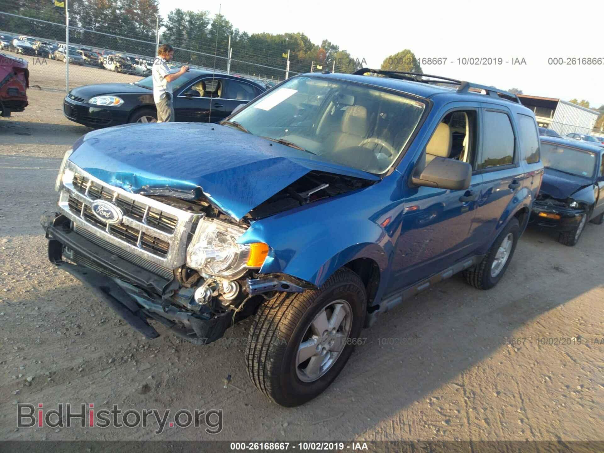 2011 FORD ESCAPE - VIN: 1FMCU0D78BKA03868 - Photo 2