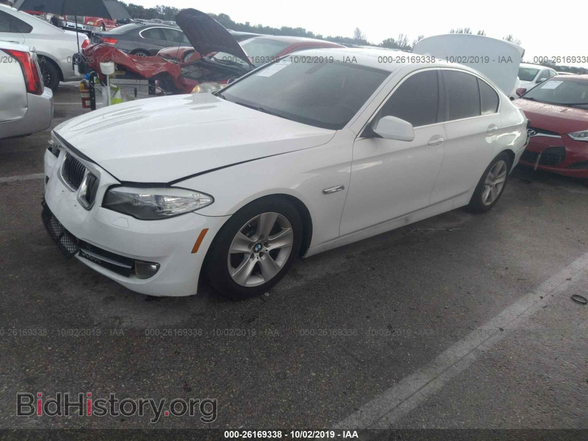 2011 BMW 528 - VIN: WBAFR1C52BC748860 - Фото 2