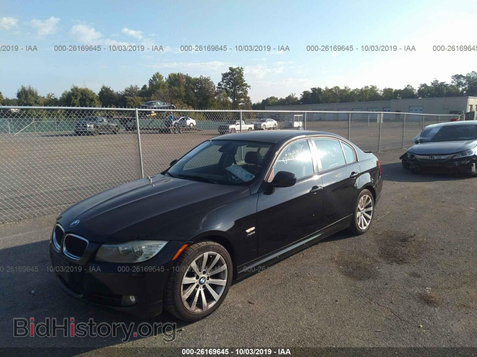 2011 BMW 328 - VIN: WBAPK7C56BA820666 - Photo 2