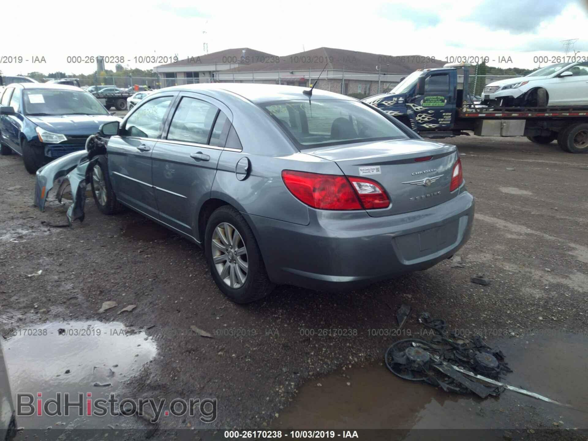 2010 CHRYSLER SEBRING - VIN: 1C3CC5FB7AN140890 - Фото 3