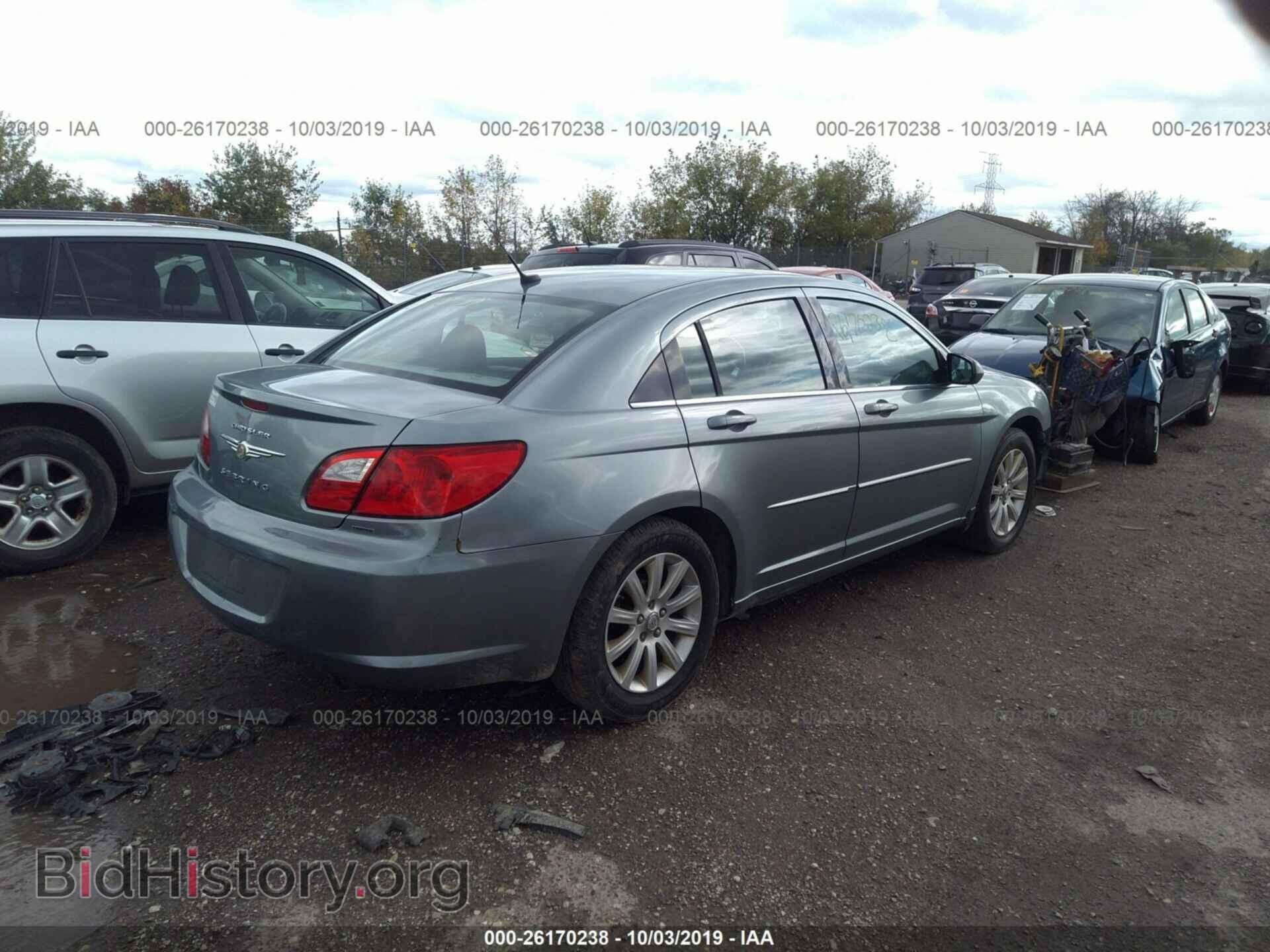 2010 CHRYSLER SEBRING - VIN: 1C3CC5FB7AN140890 - Фото 4