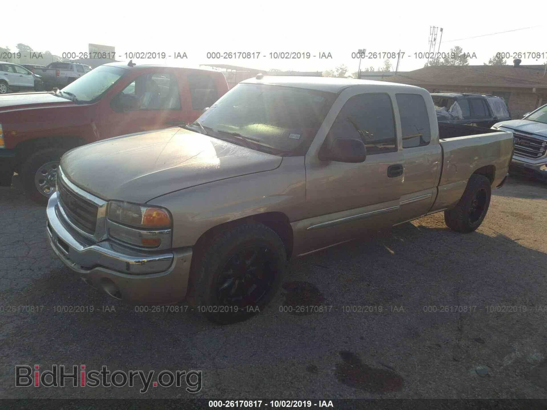 2005 GMC NEW SIERRA - VIN: 2GTEC19VX51306071 - Фото 2