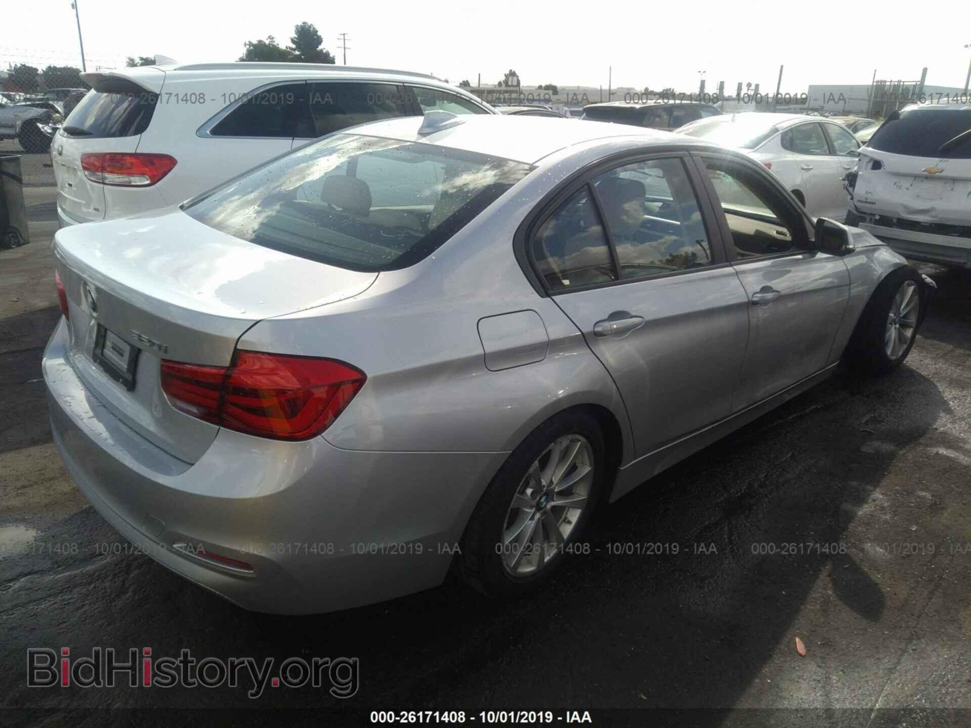 2017 BMW 320 - VIN: WBA8E1G32HNU15441 - Фото 4