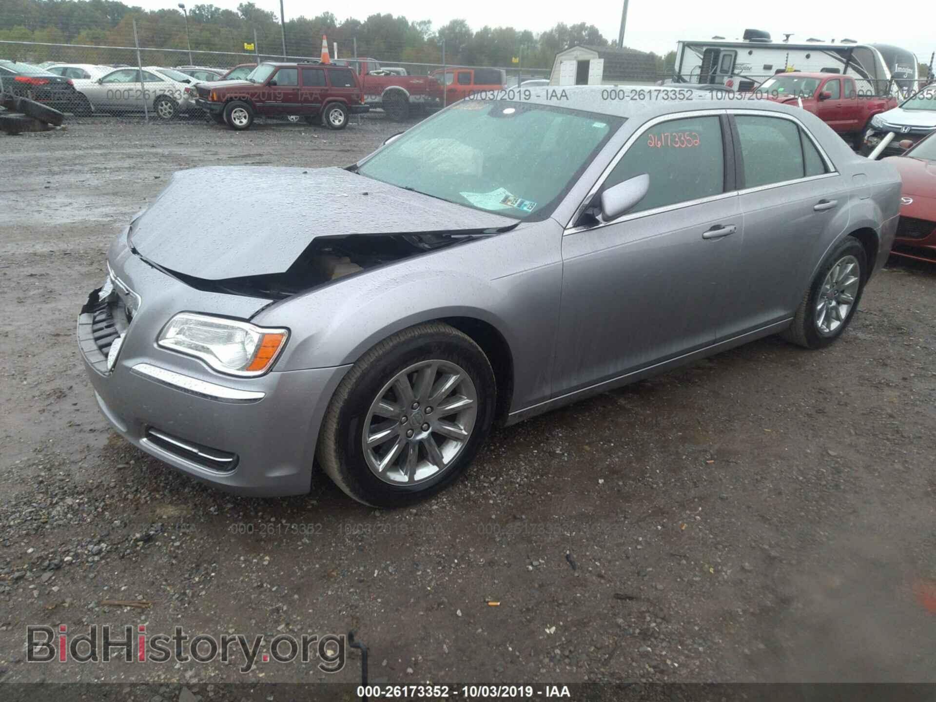 2014 CHRYSLER 300 - VIN: 2C3CCAAG6EH305774 - Фото 2
