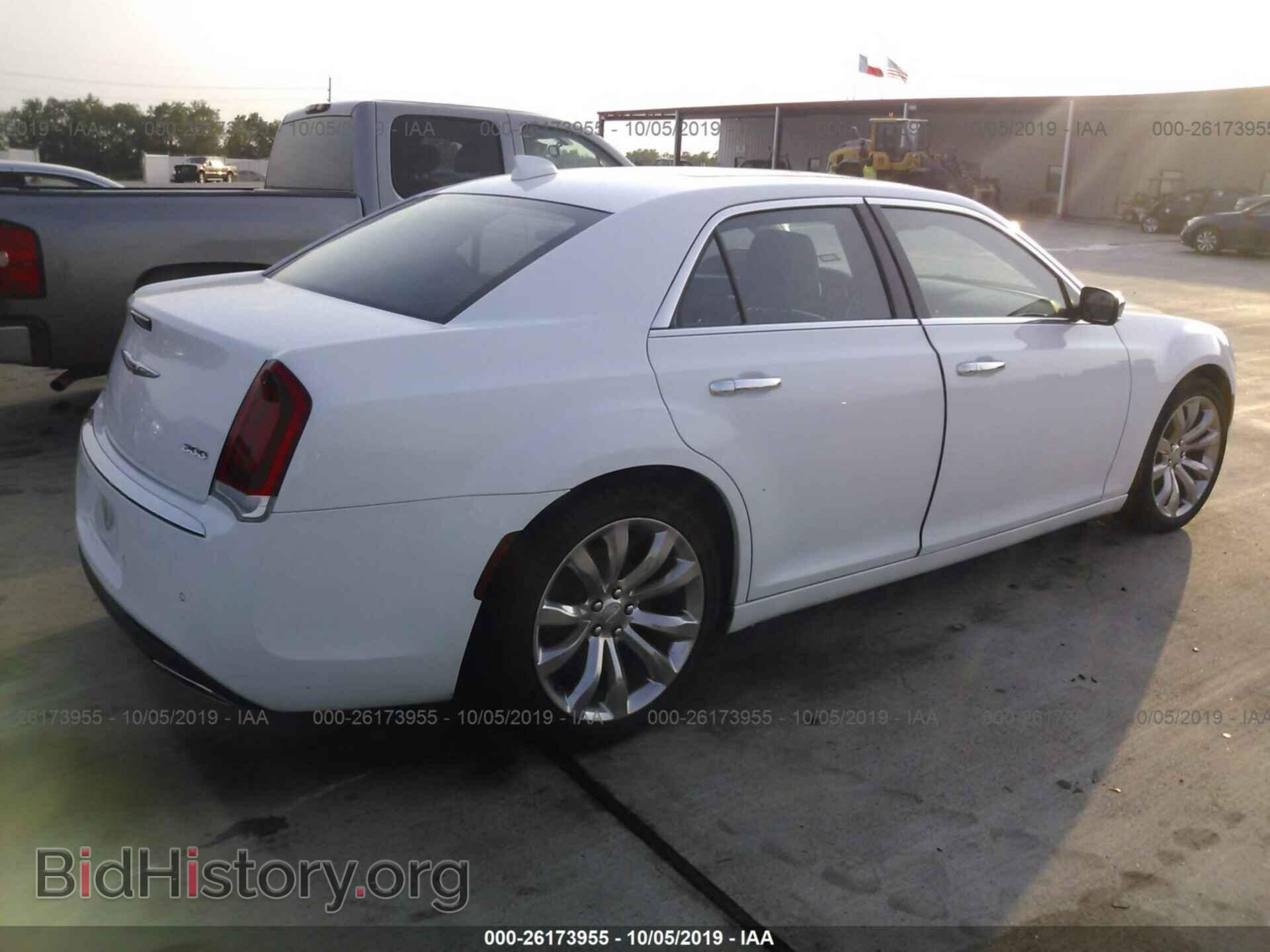 2018 CHRYSLER 300 - VIN: 2C3CCAEG1JH263857 - Фото 4