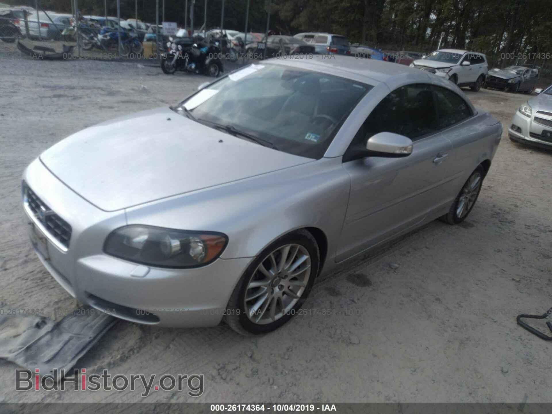 2008 VOLVO C70 - VIN: YV1MC67268J044393 - Фото 2