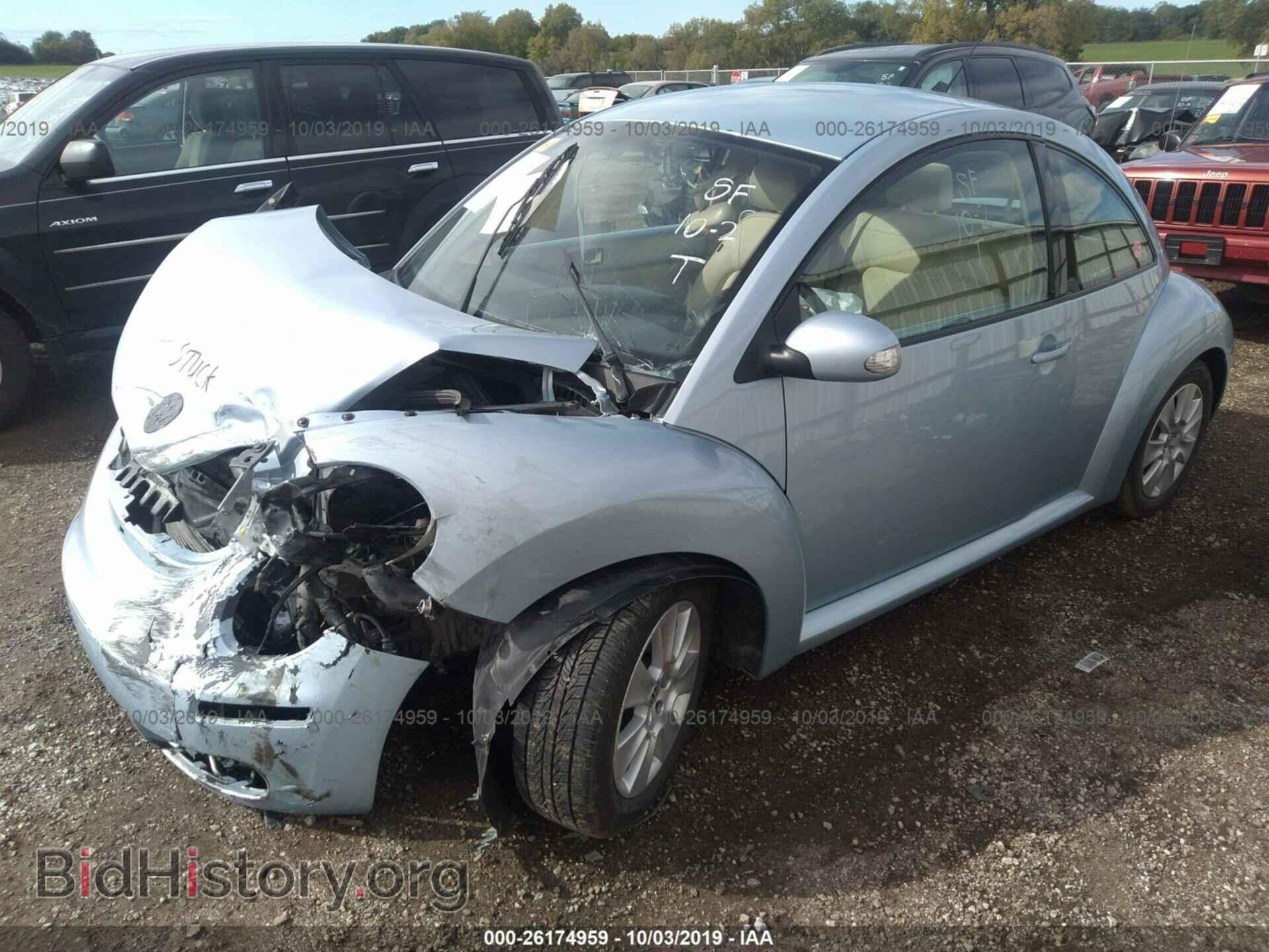 2010 VOLKSWAGEN NEW BEETLE - VIN: 3VWPW3AG8AM019501 - Фото 2