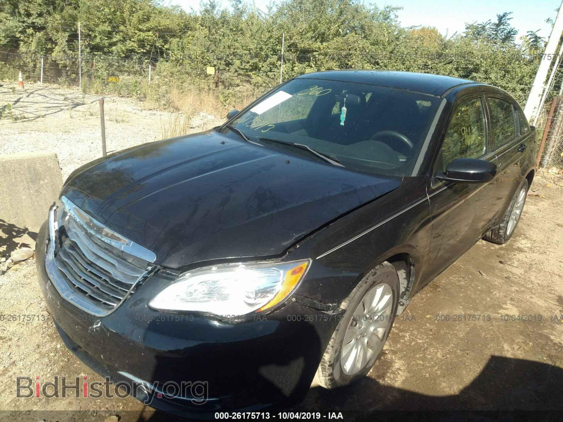 2013 CHRYSLER 200 - VIN: 1C3CCBAB4DN686590 - Фото 2