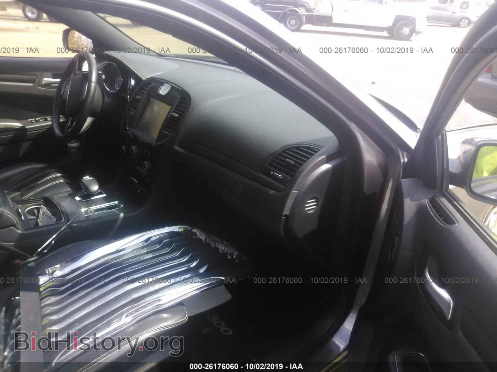 2014 CHRYSLER 300 - VIN: 2C3CCABG1EH376377 - Фото 5