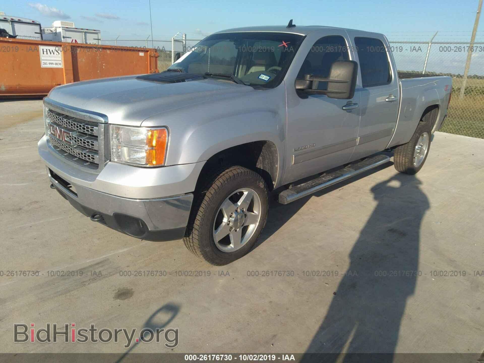 2014 GMC SIERRA - VIN: 1GT121E8XEF111209 - Фото 2