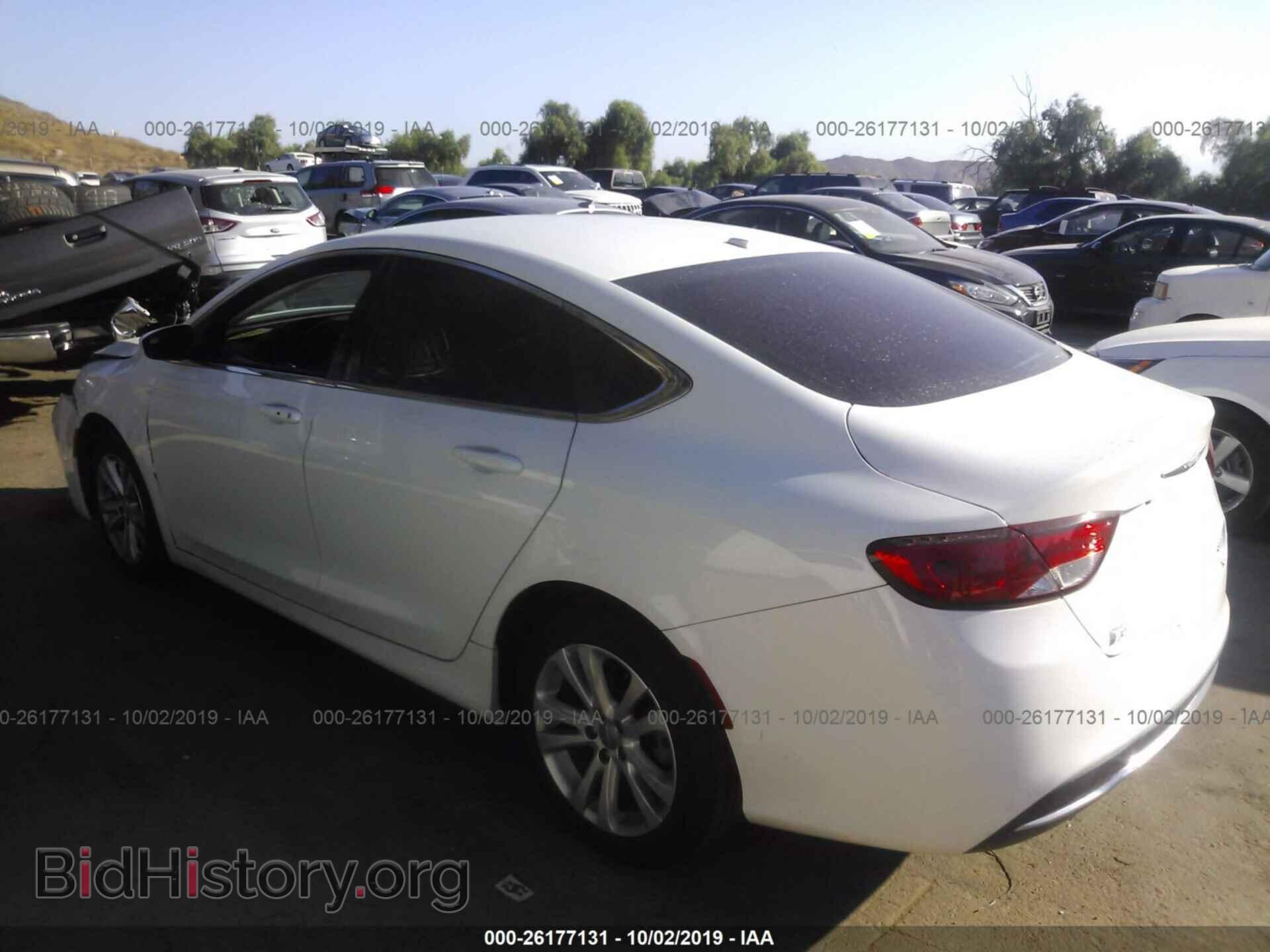 2015 Chrysler 200 - VIN: 1C3CCCAB8FN692837 - Photo 3