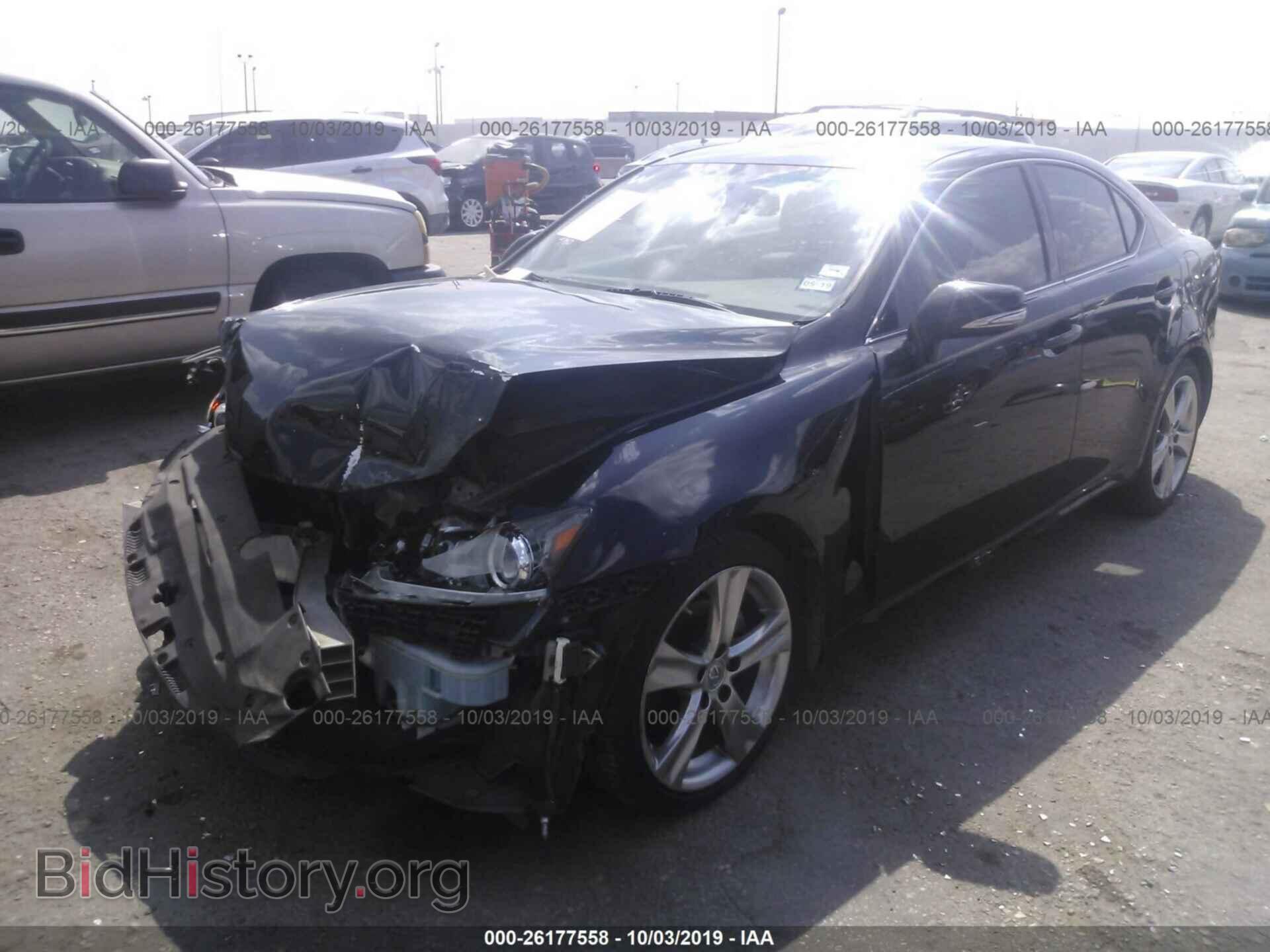 2011 LEXUS IS - VIN: JTHBF5C23B5143787 - Photo 2