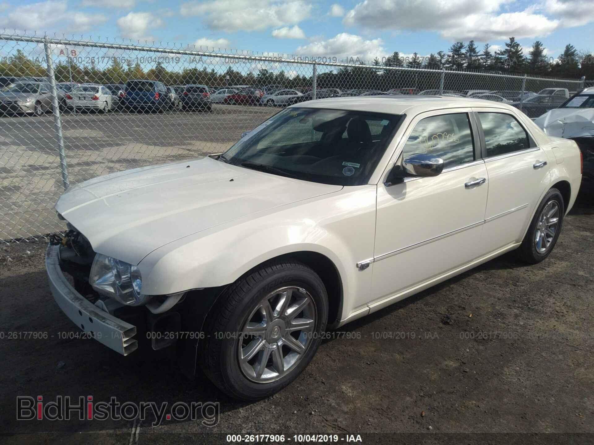 2005 CHRYSLER 300C - VIN: 2C3AA63H55H502466 - Фото 2