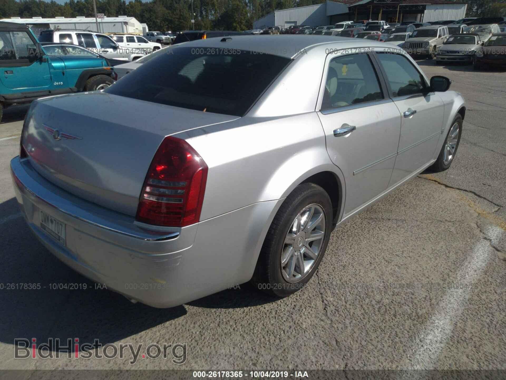 2007 CHRYSLER 300C - VIN: 2C3LA63H77H855061 - Фото 4