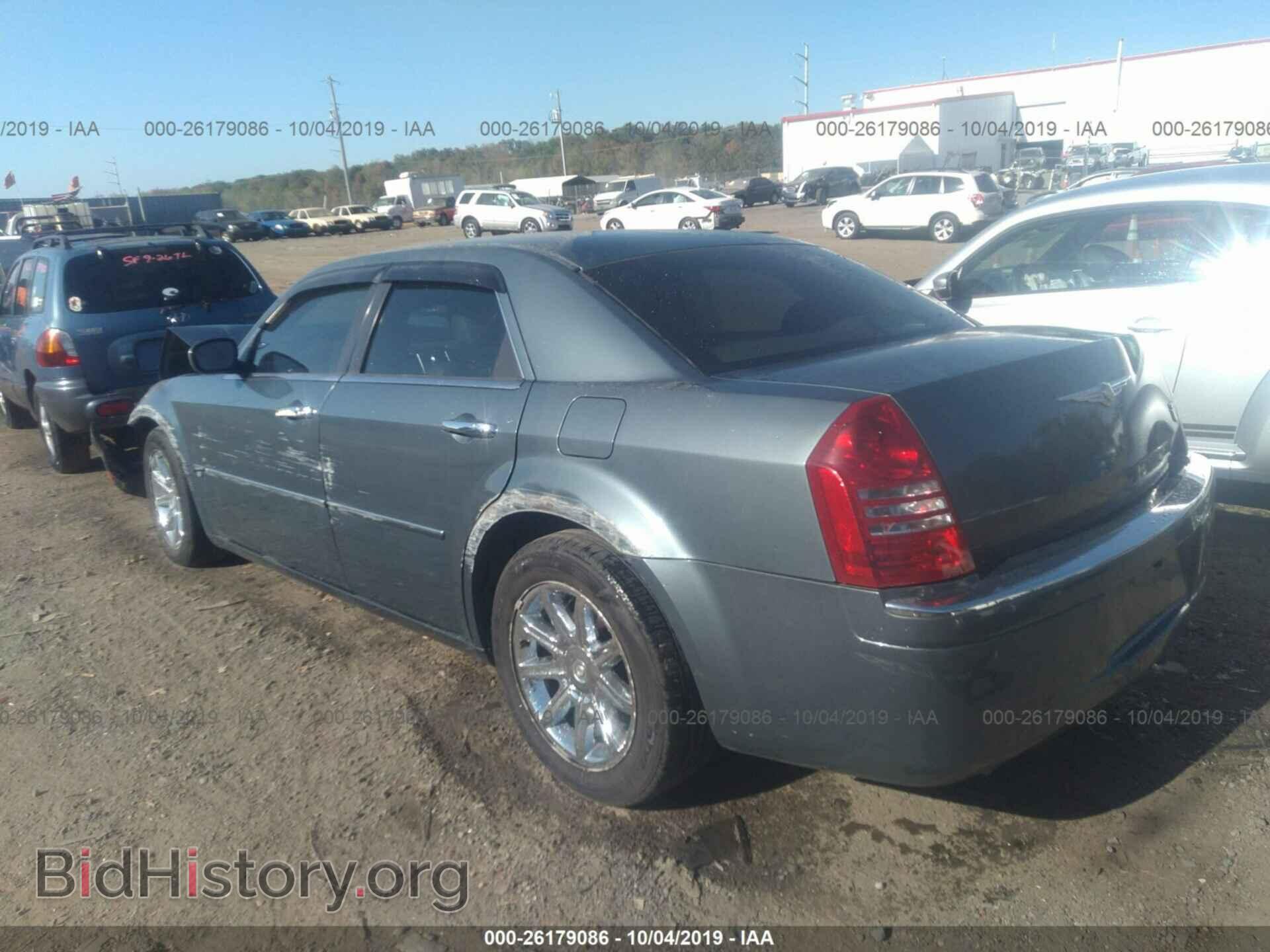 2005 CHRYSLER 300C - VIN: 2C3AA63H45H651709 - Фото 3