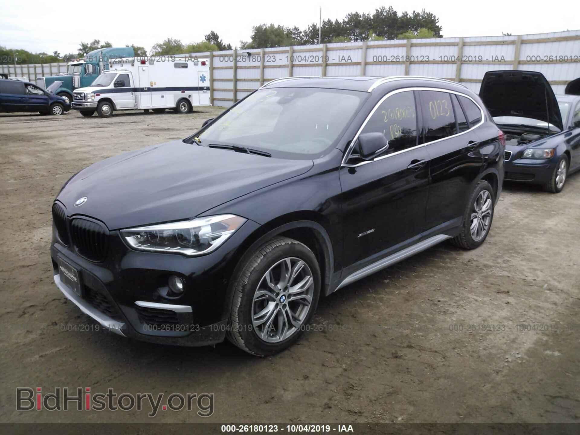 2017 BMW X1 - VIN: WBXHT3C33H5F71942 - Фото 2