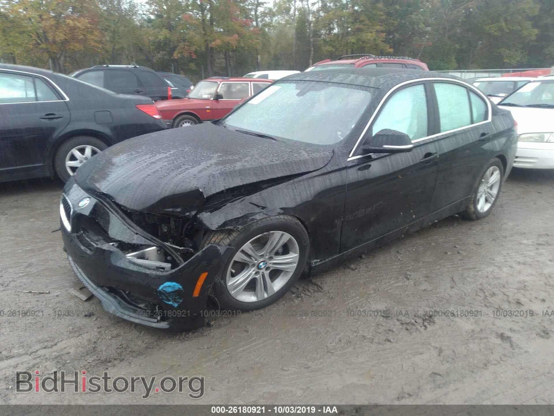 2018 BMW 330 - VIN: WBA8D9C58JEM32081 - Фото 2