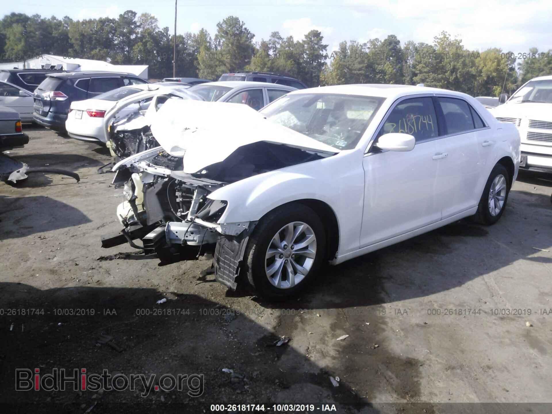 2015 CHRYSLER 300 - VIN: 2C3CCAAG0FH903814 - Photo 2